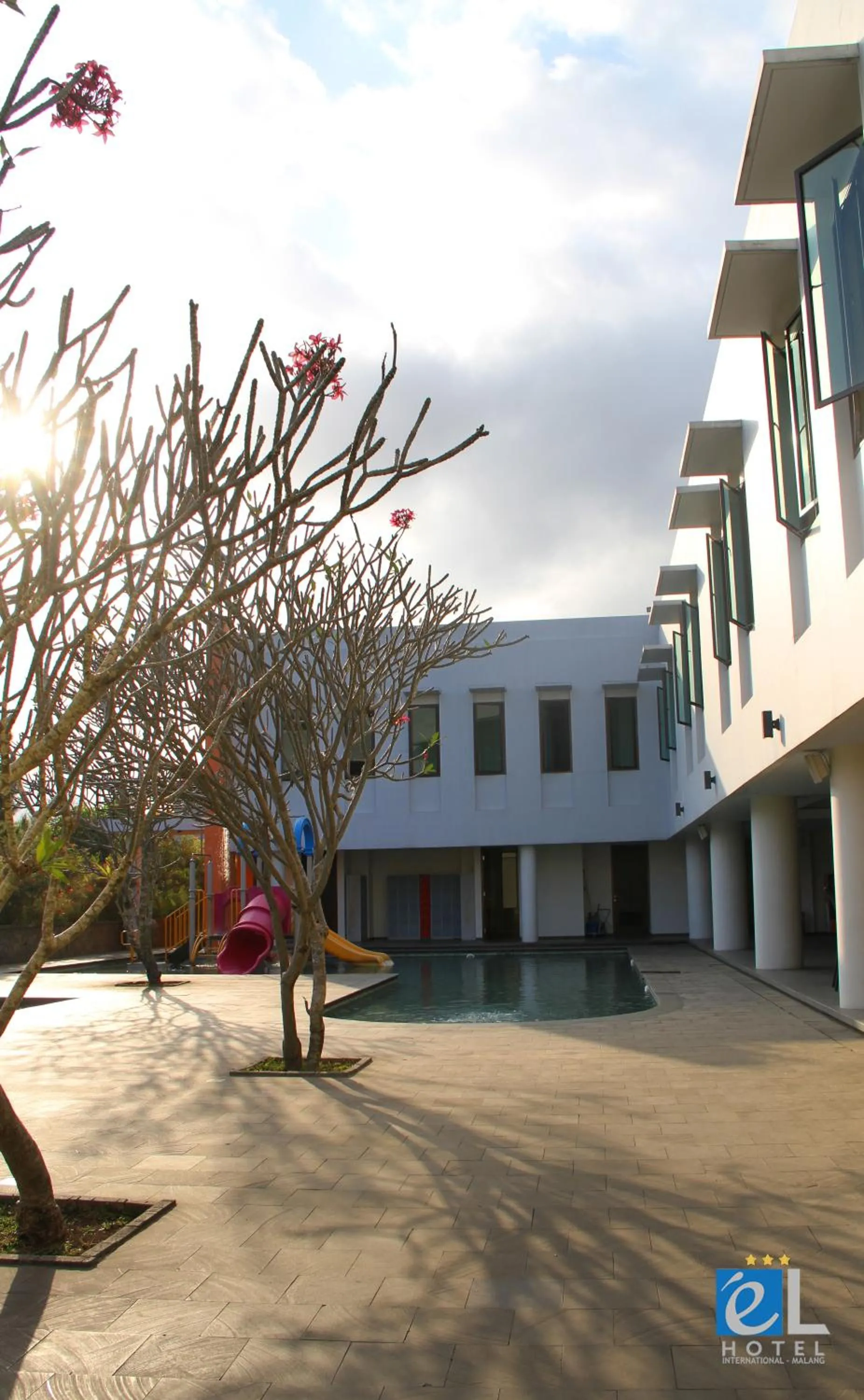 Swimming pool in eL Hotel Malang