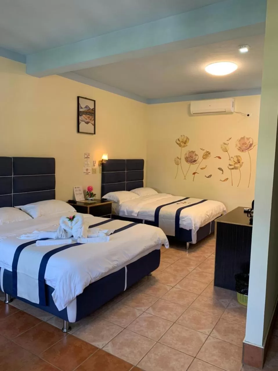 Bed in Sunshine View Hotel and Restaurant