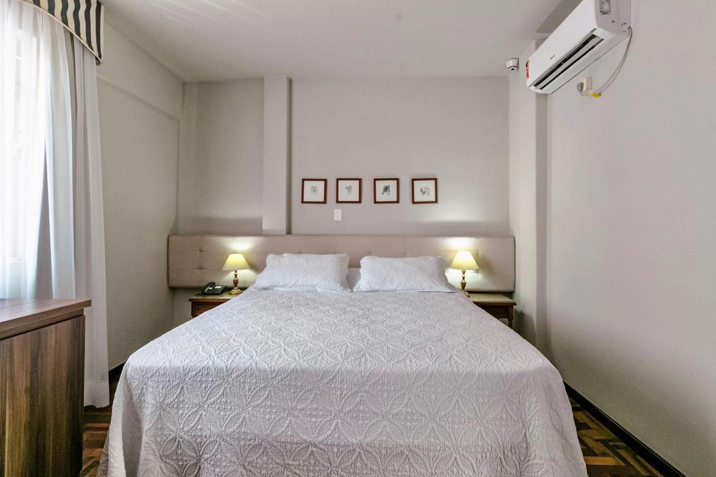 Bed in Hotel San Rafael