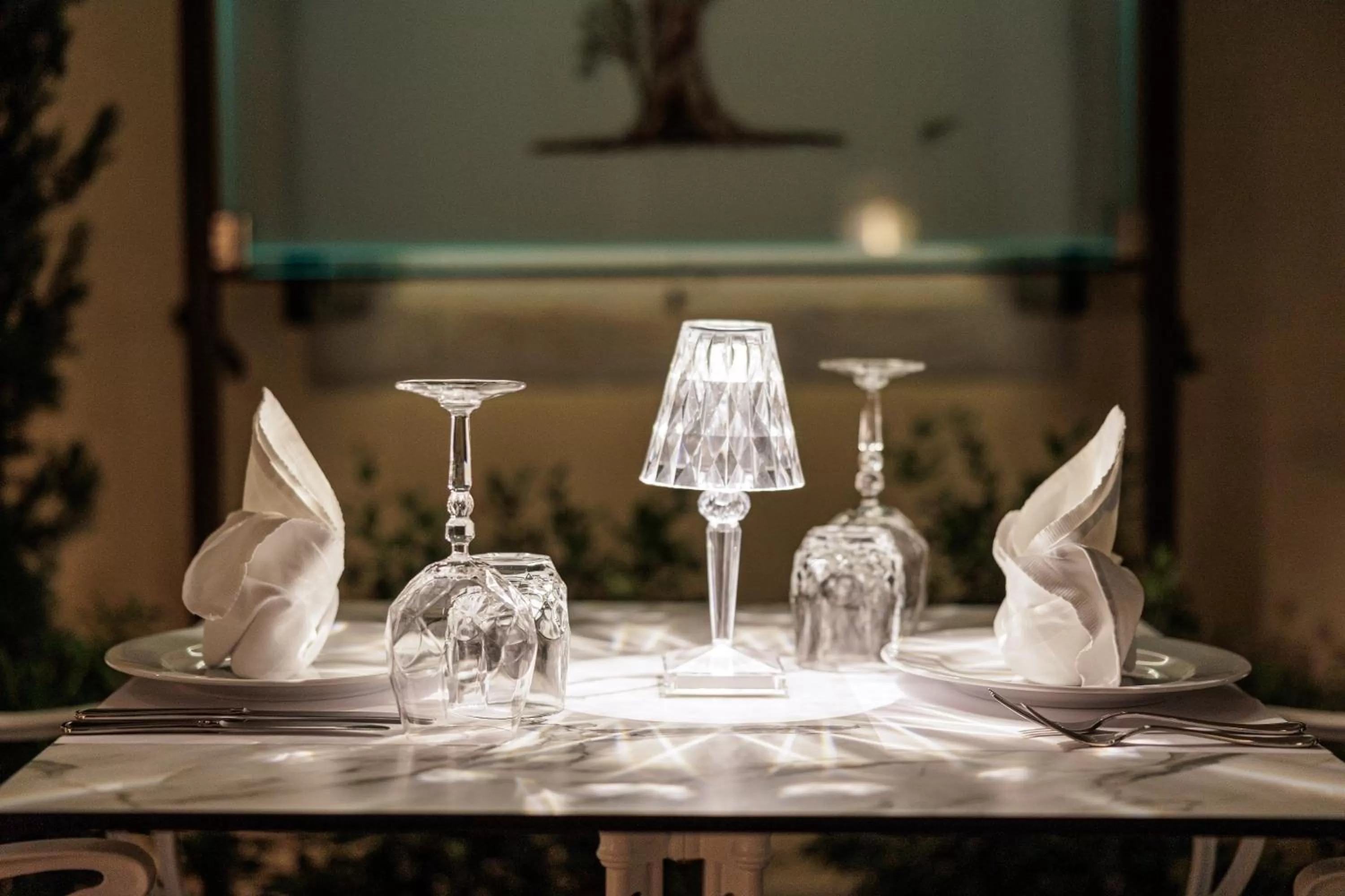 Restaurant/places to eat in Acanthus blue