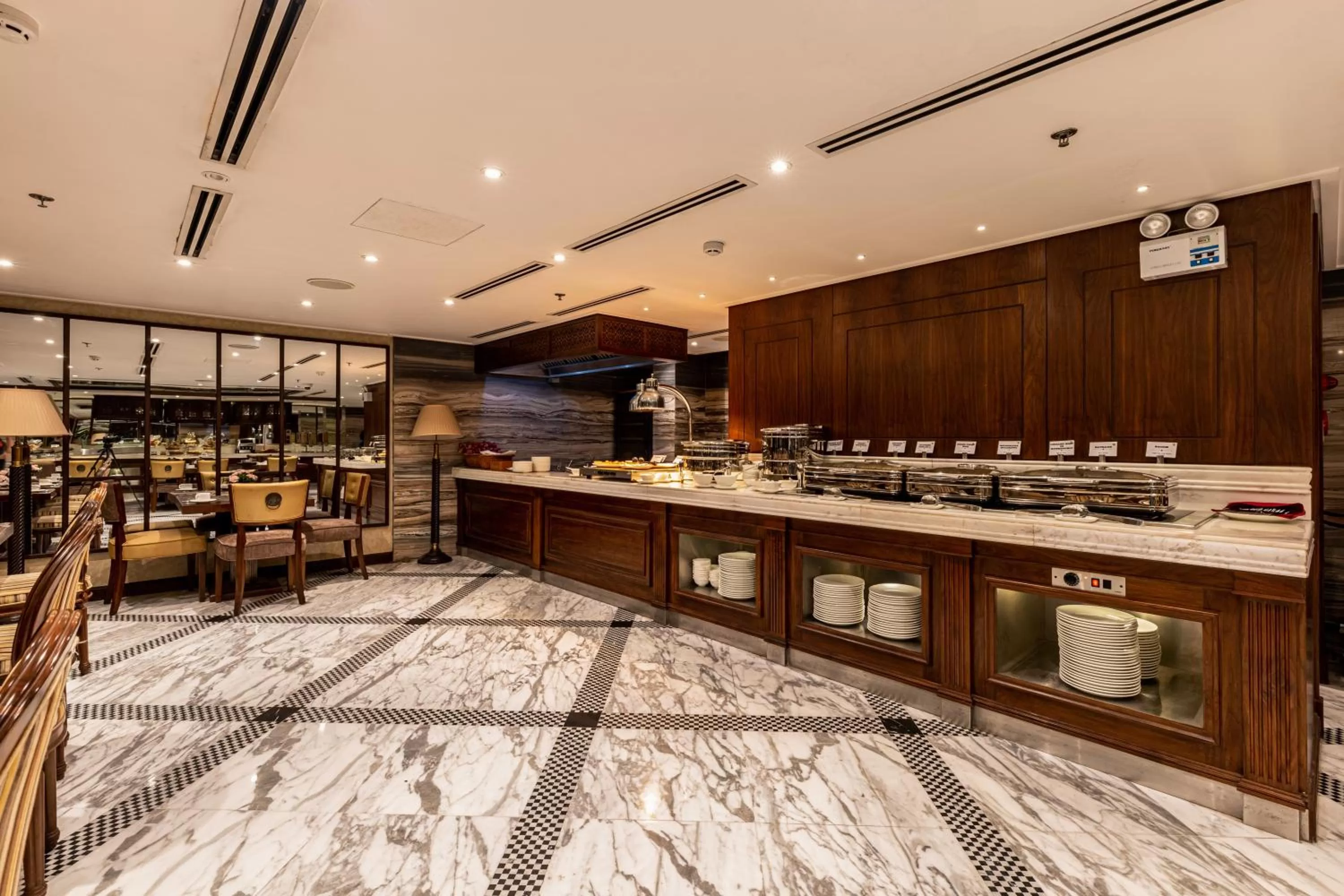 Restaurant/places to eat in The Lapis Hotel