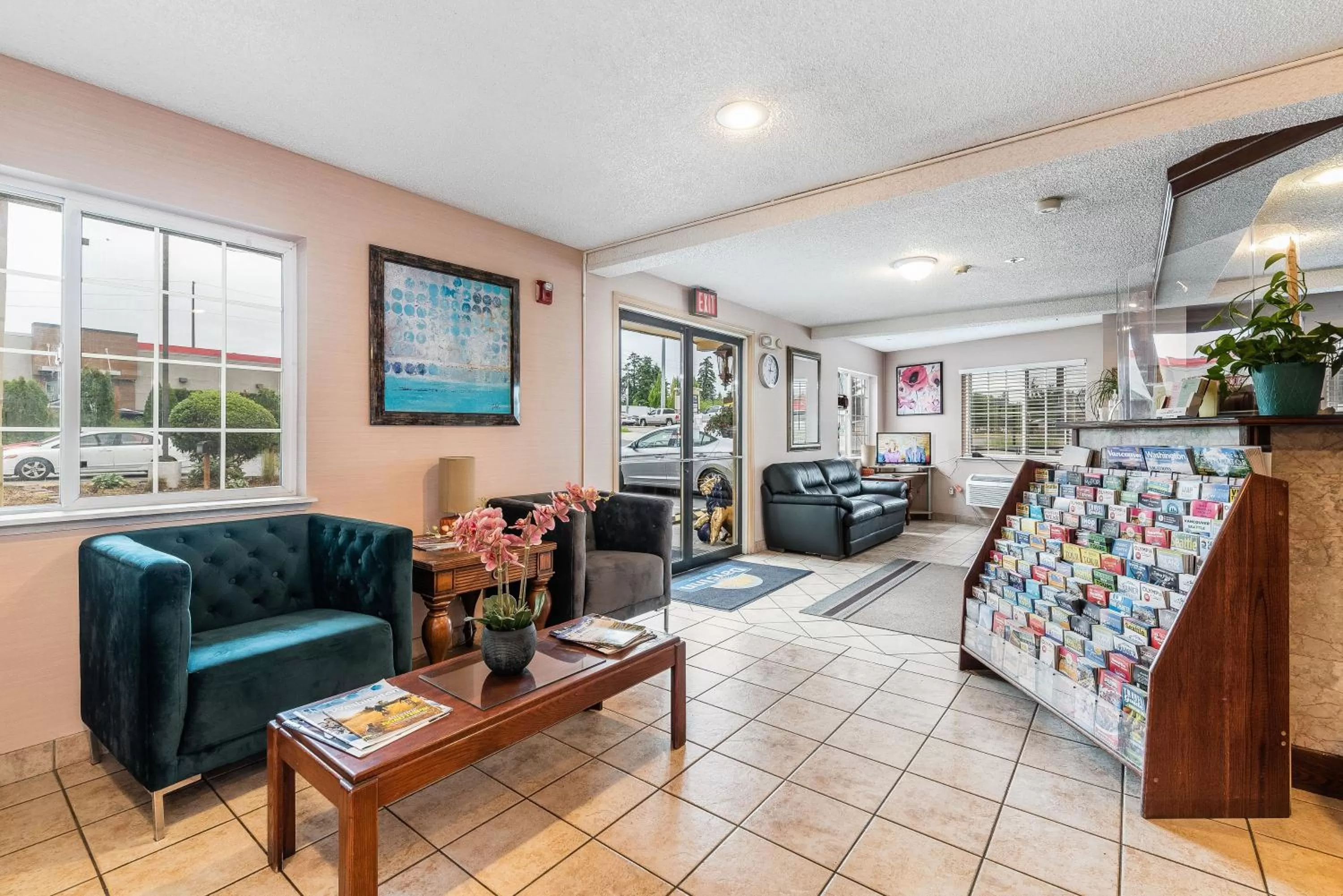 Lobby or reception in Days Inn by Wyndham Federal Way