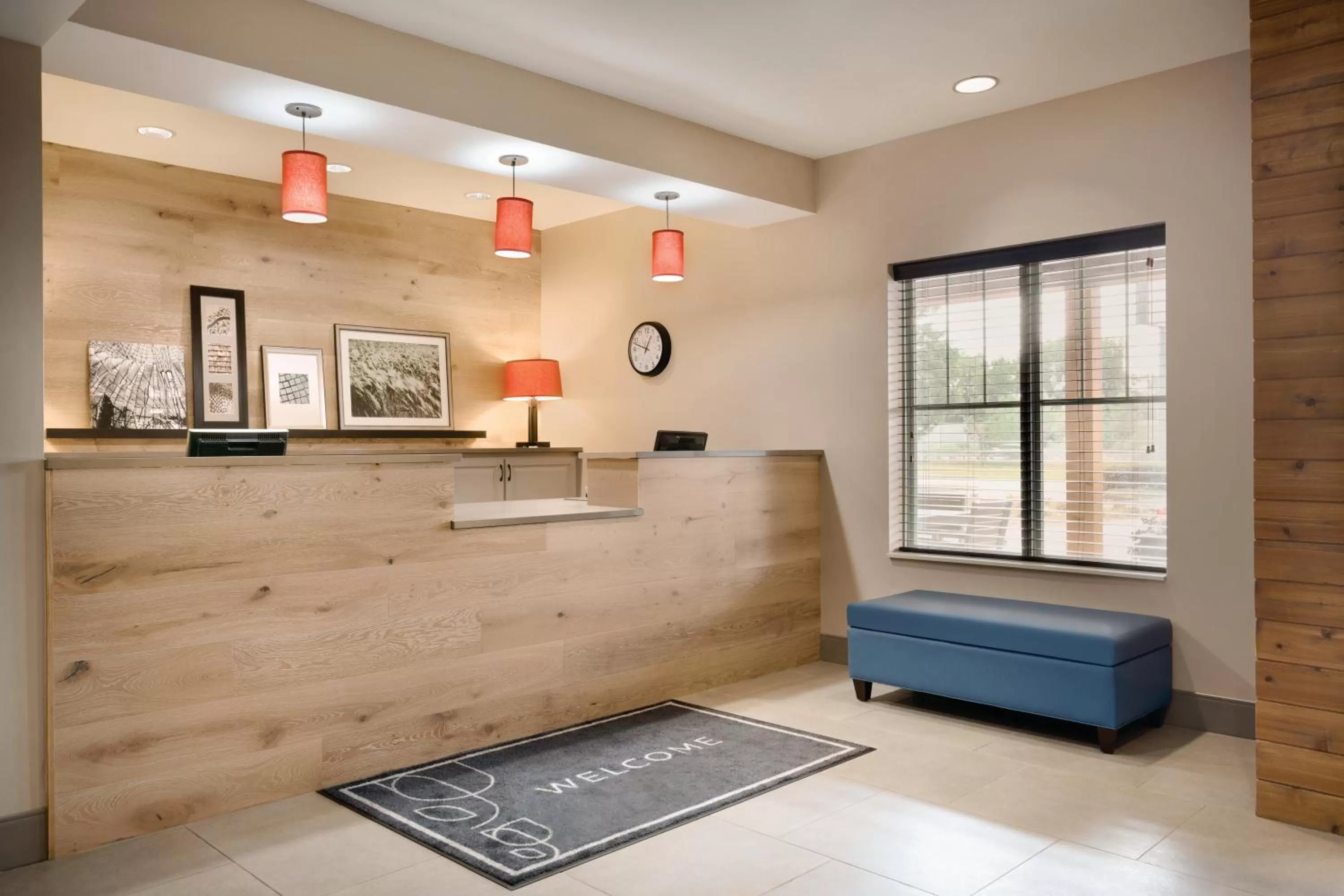 Lobby or reception in Country Inn & Suites by Radisson, Brooklyn Park - Brooklyn Center, MN