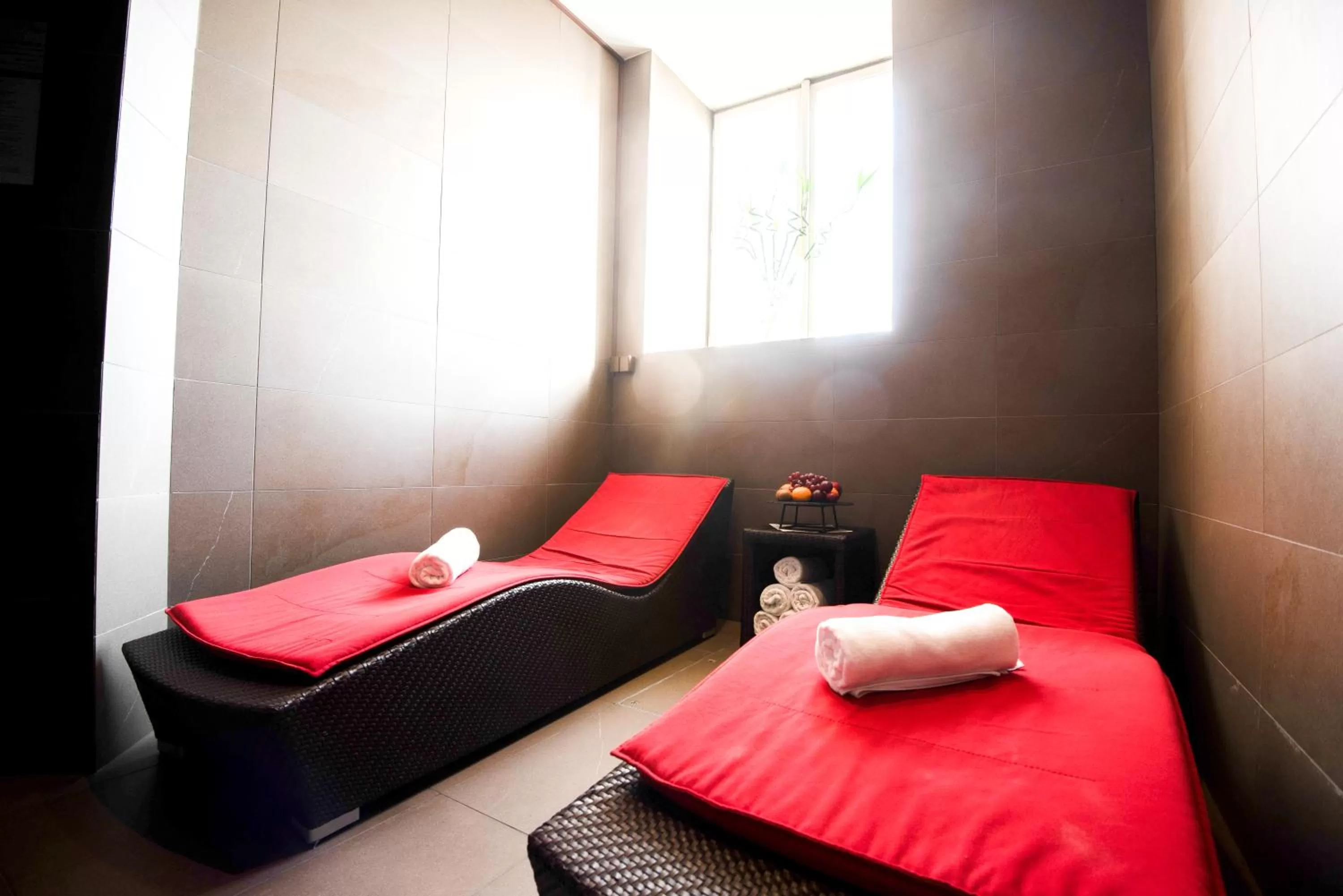 Spa and wellness centre/facilities, Bed in Mercure Ostrava Center