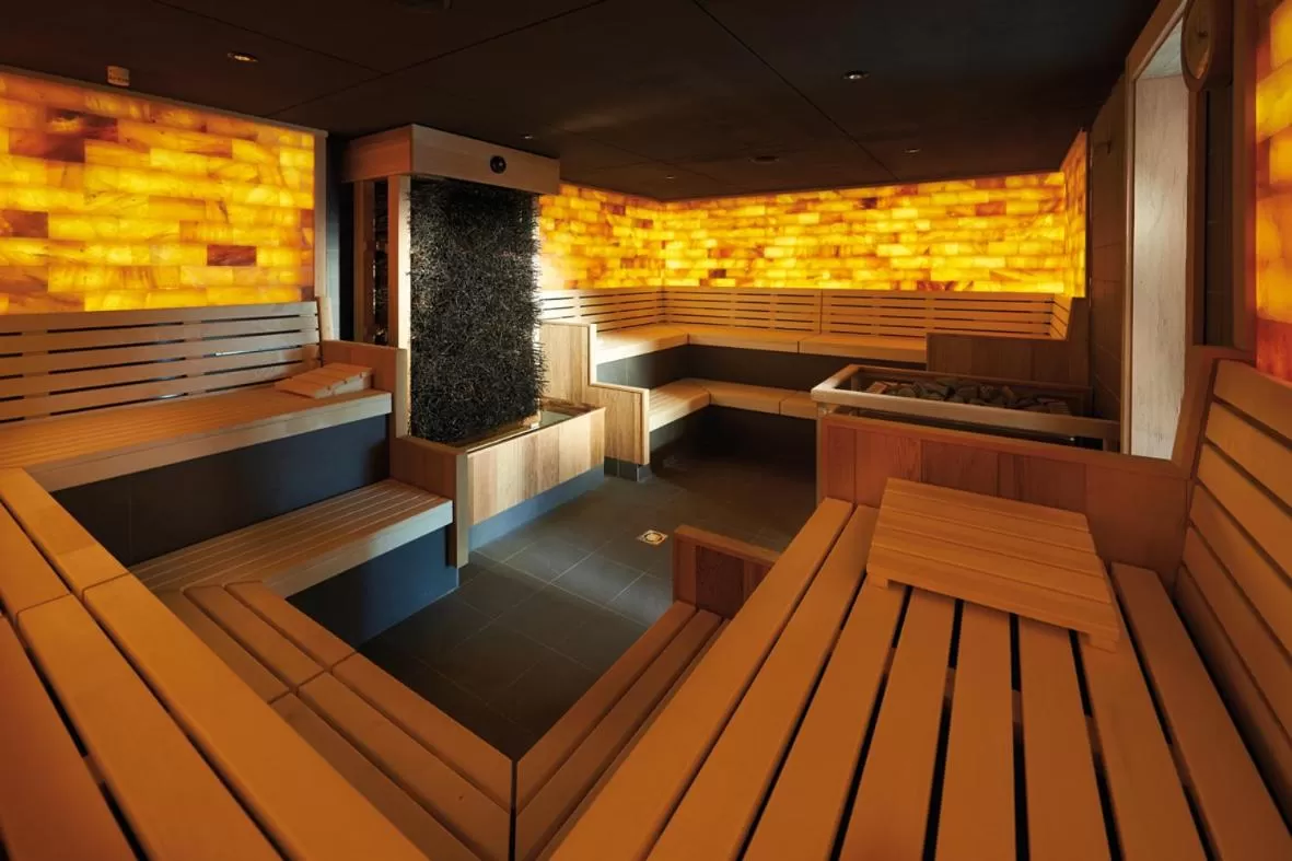 Sauna in Hotel Bora HotSpaResort