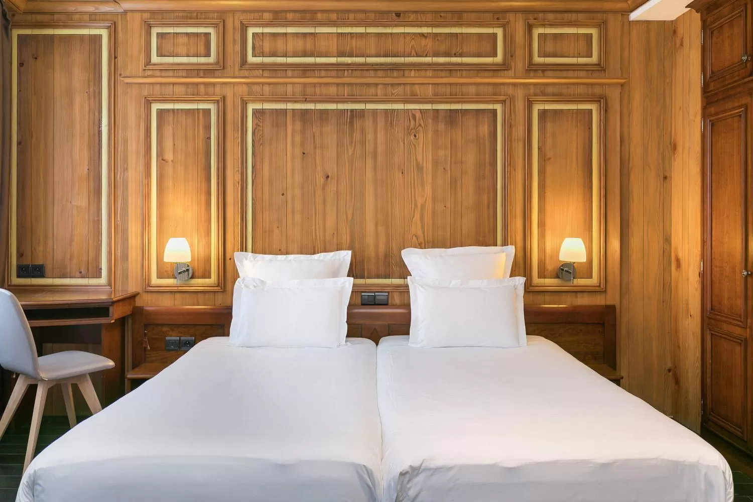 Bed in Hôtel de l'Europe by HappyCulture