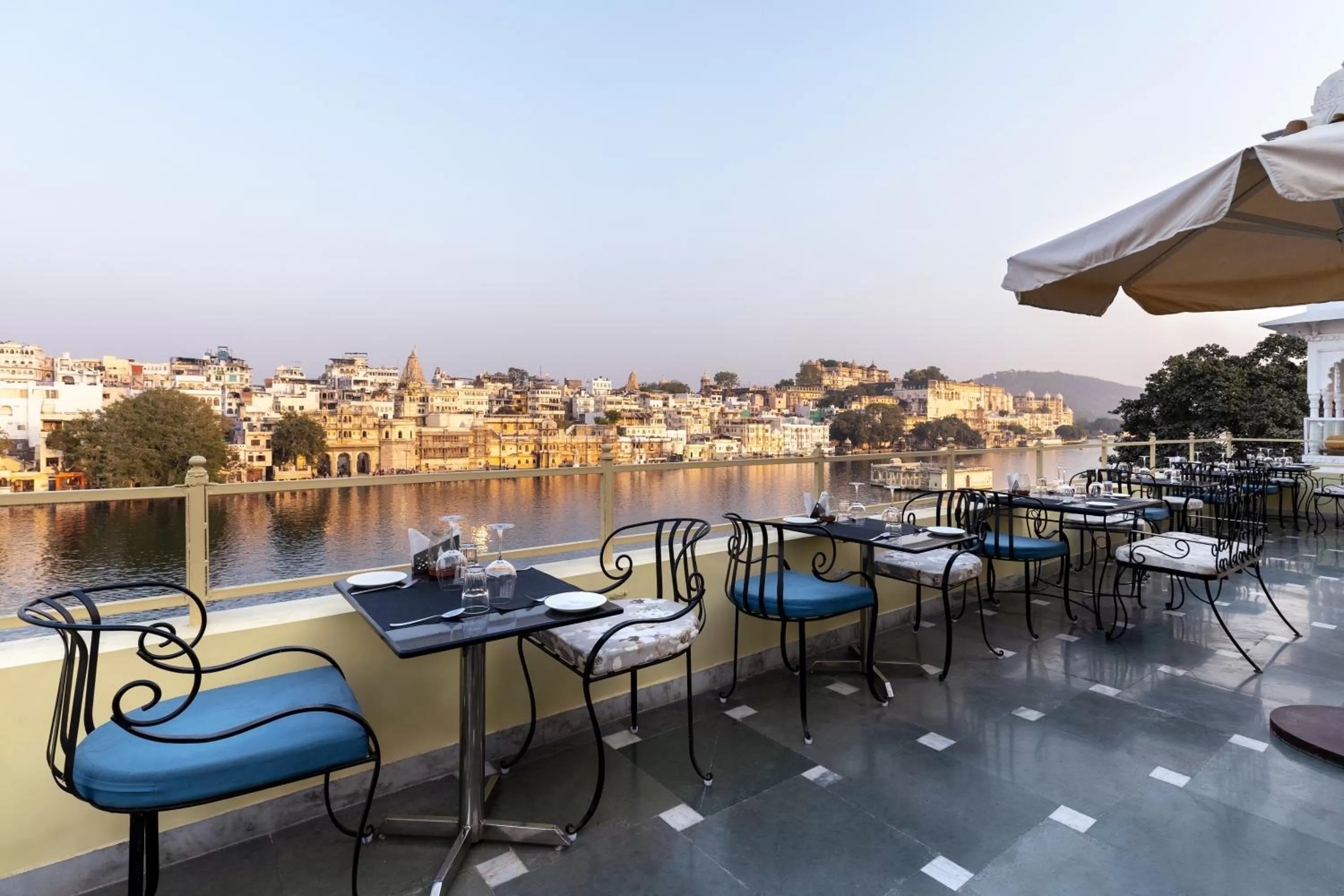 Restaurant/places to eat in Sarovar - Lake Facing Boutique Hotel On Lake Pichola