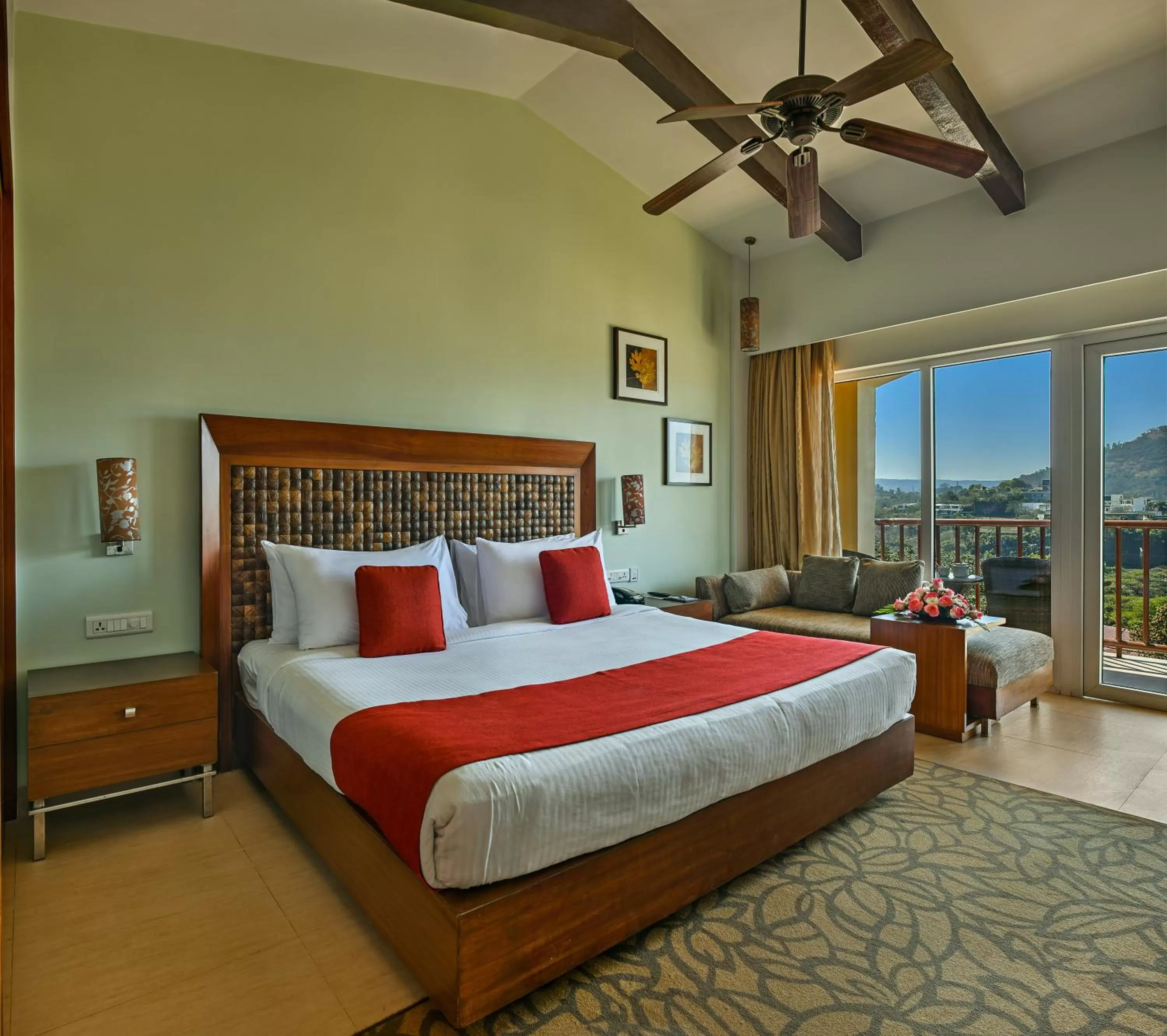 Bed in Fariyas Resort Lonavala