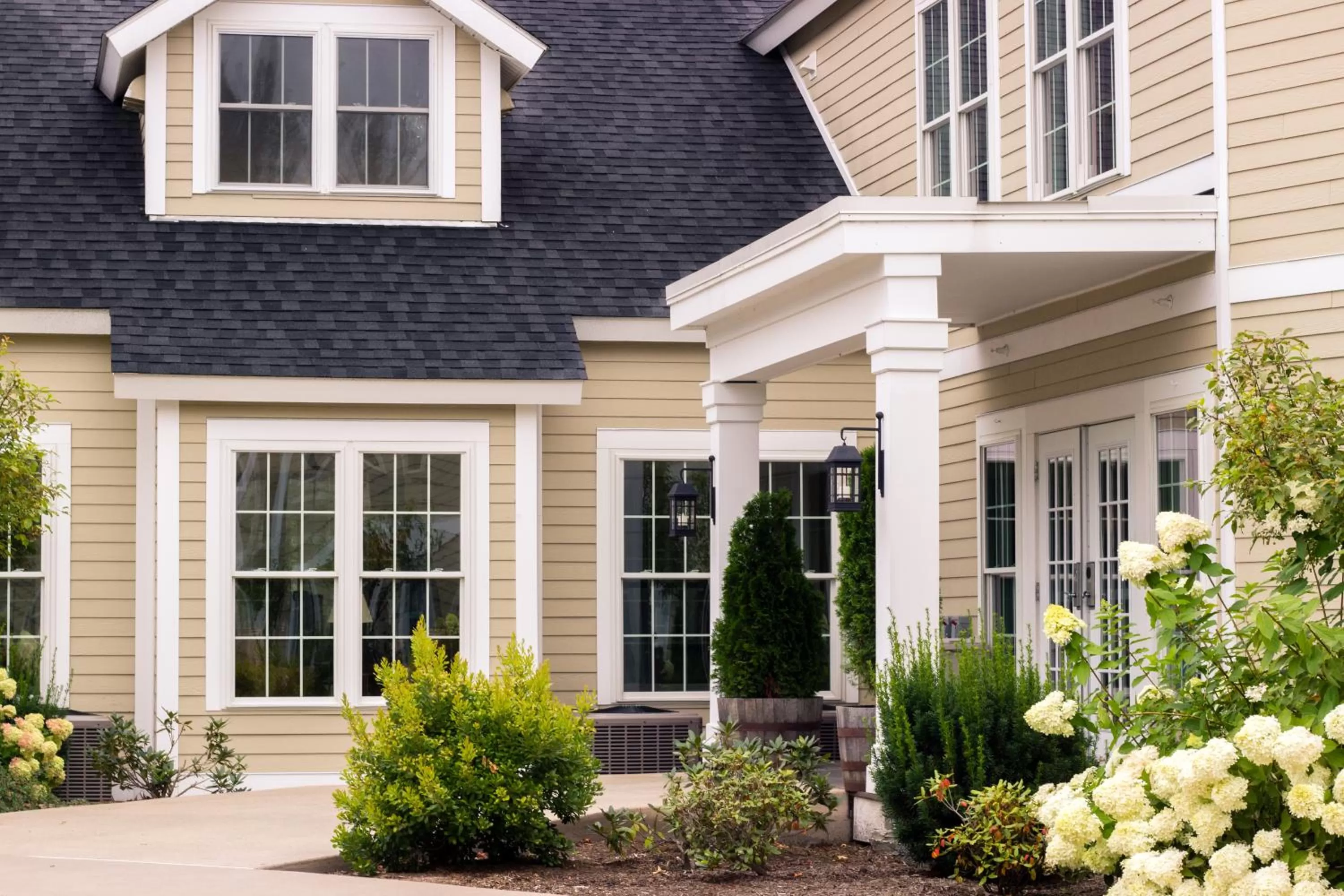 Garden, Property Building in 506 On the River Inn Woodstock