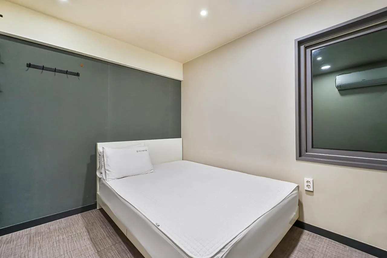 Bedroom, Bed in Top Motel Busan