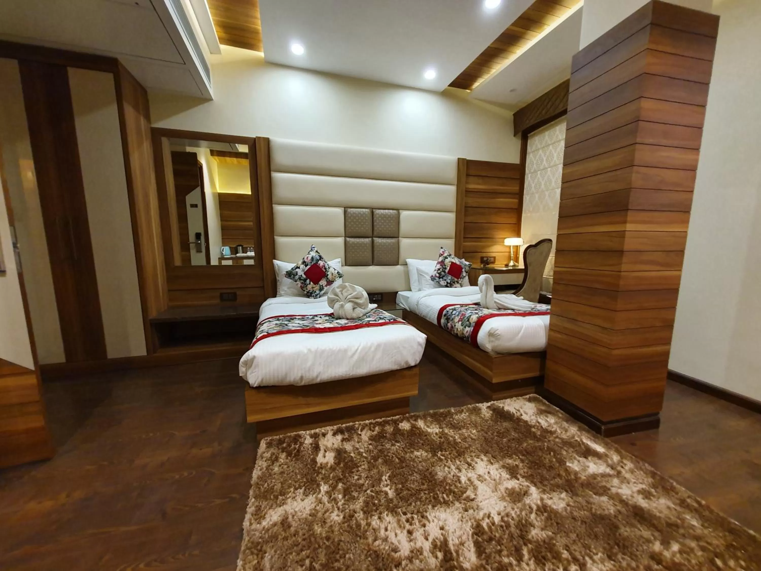 Bed in Hotel Makhan Residency