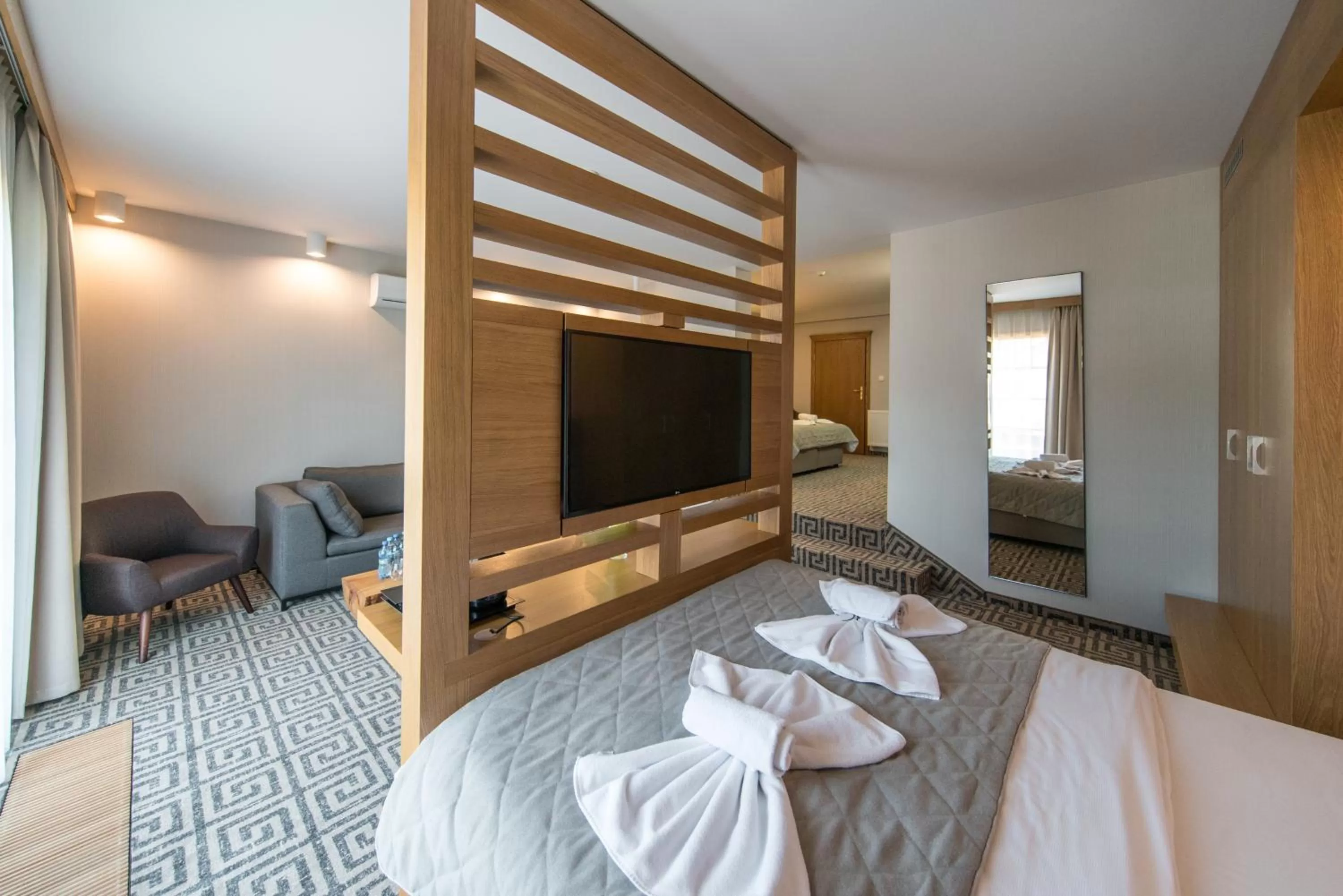 TV and multimedia, Bed in Hotel META Resort & Vine SPA