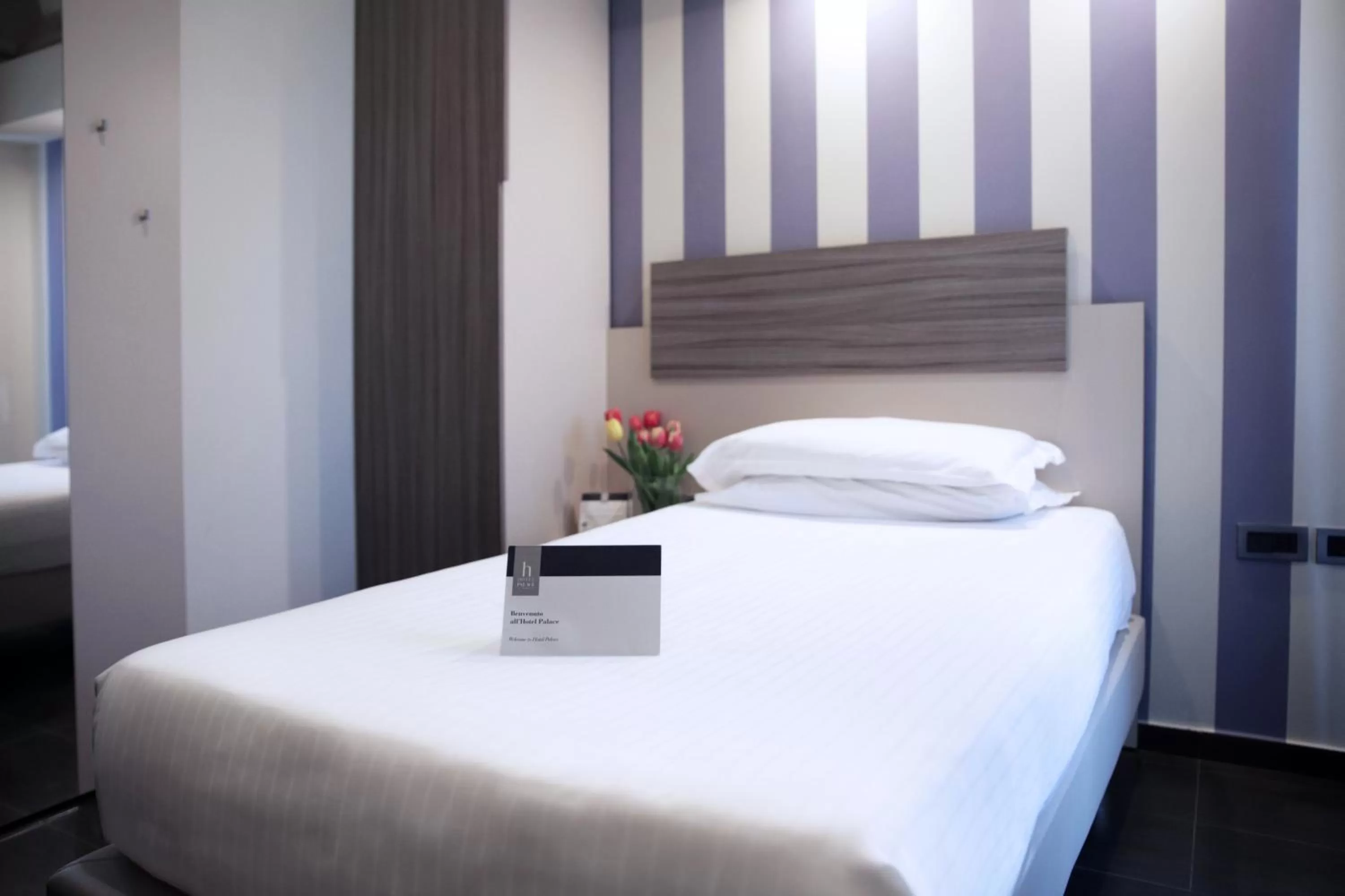 Photo of the whole room, Bed in Hotel Palace