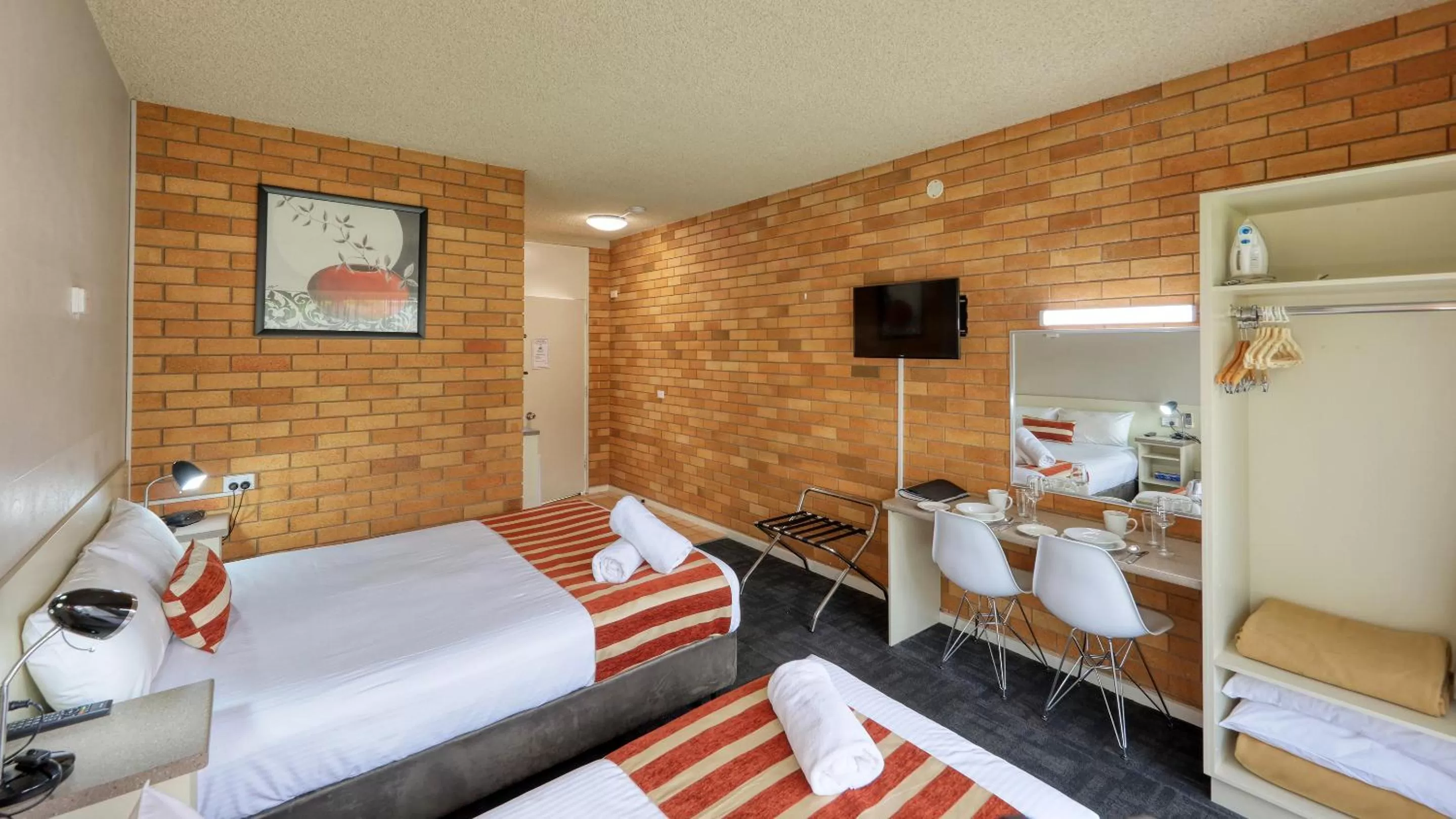 Bed in Court Street Motel