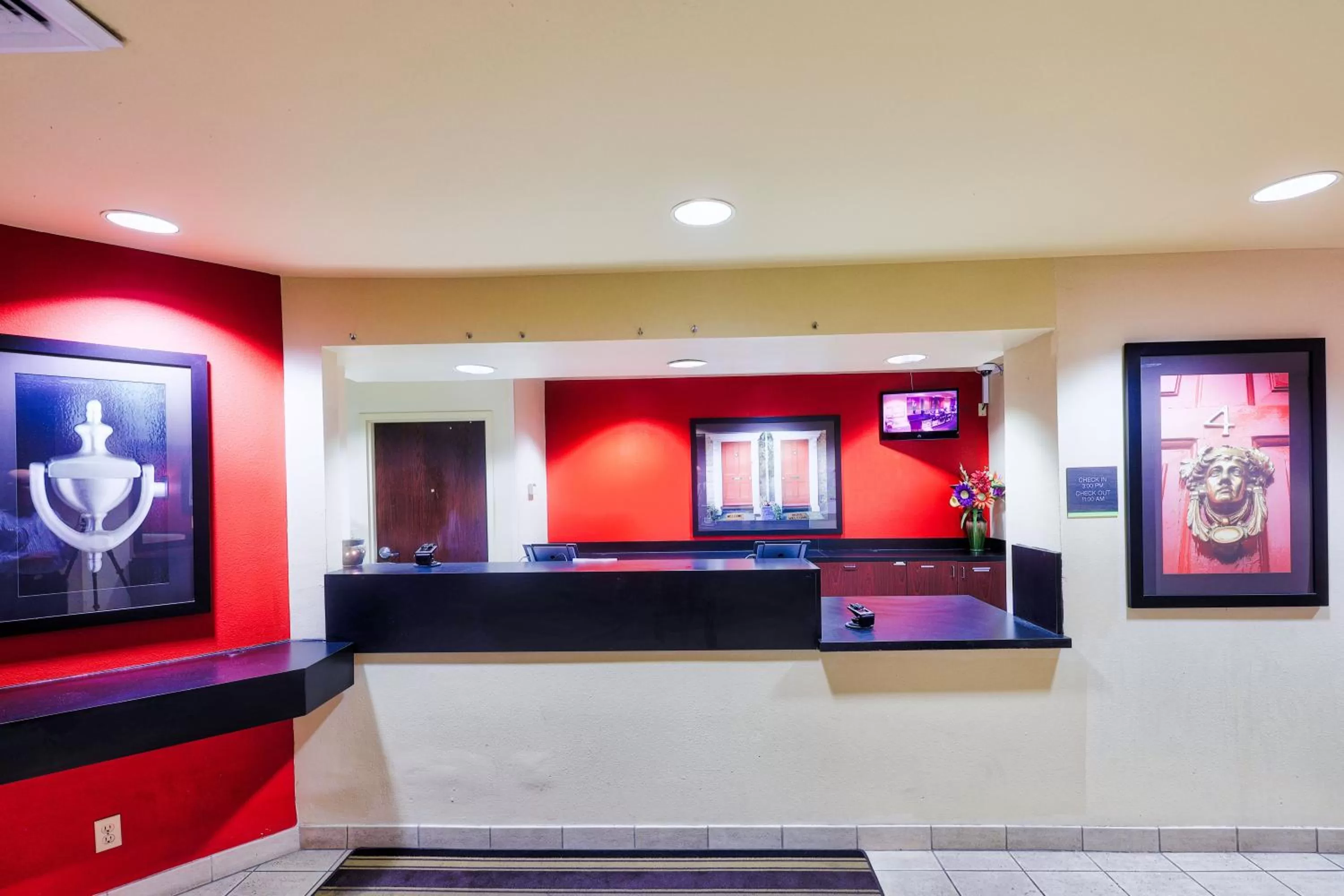 Lobby or reception in Homestyle Studio Suites