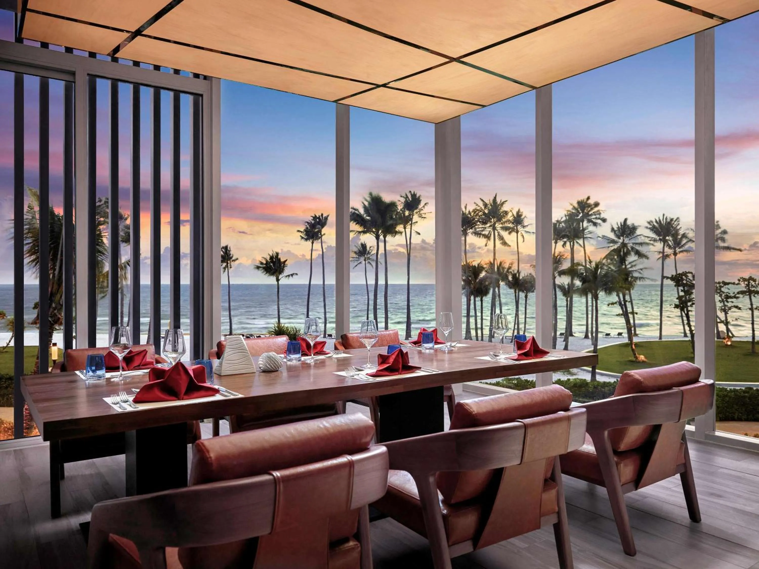 Lounge or bar in Pullman Phu Quoc Beach Resort