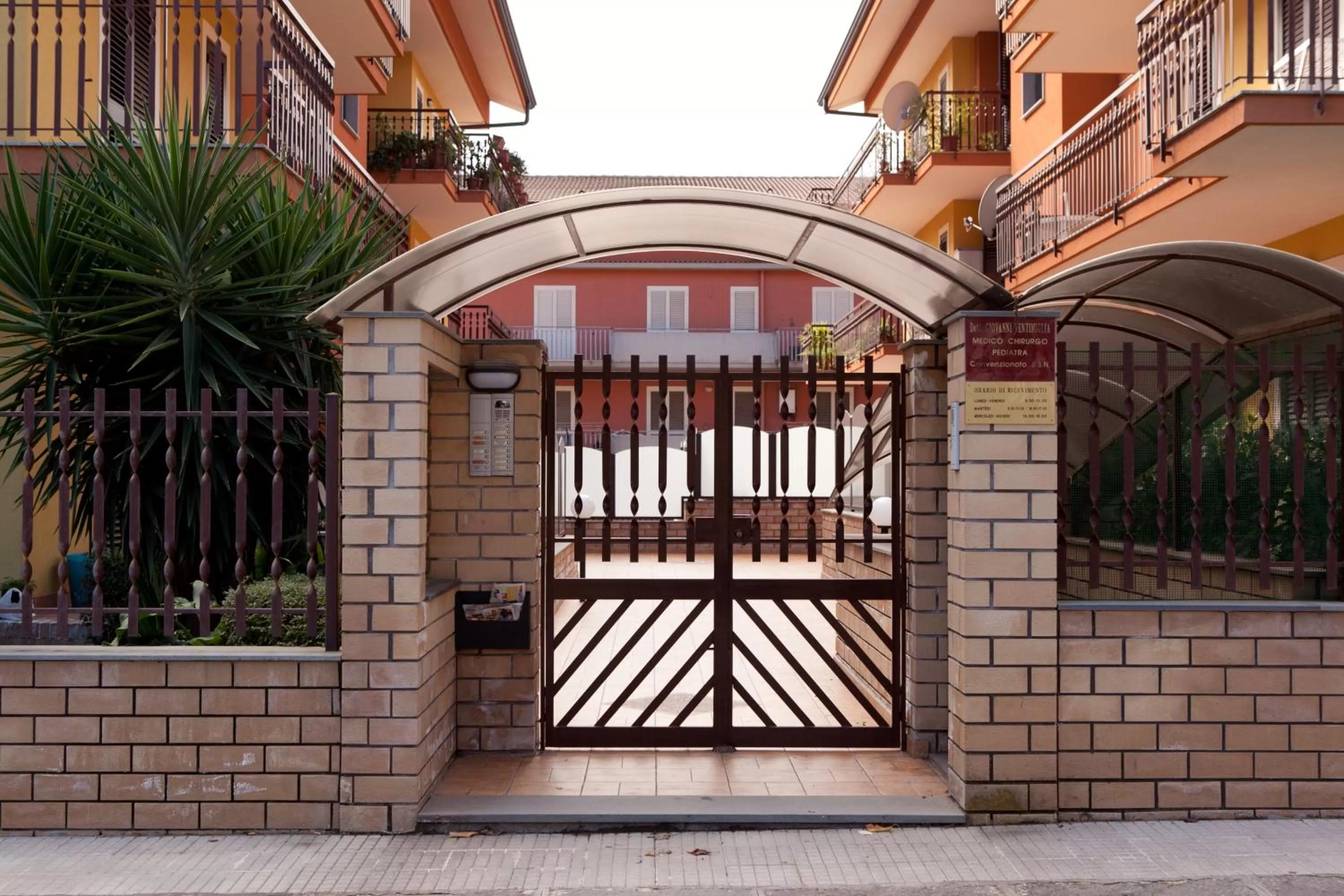Facade/entrance in B&B Casa Mauro