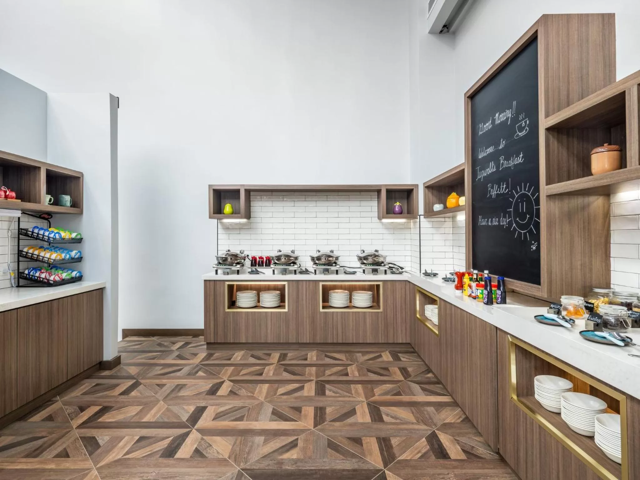 Restaurant/places to eat in Crowne Plaza College Park - Washington DC by IHG