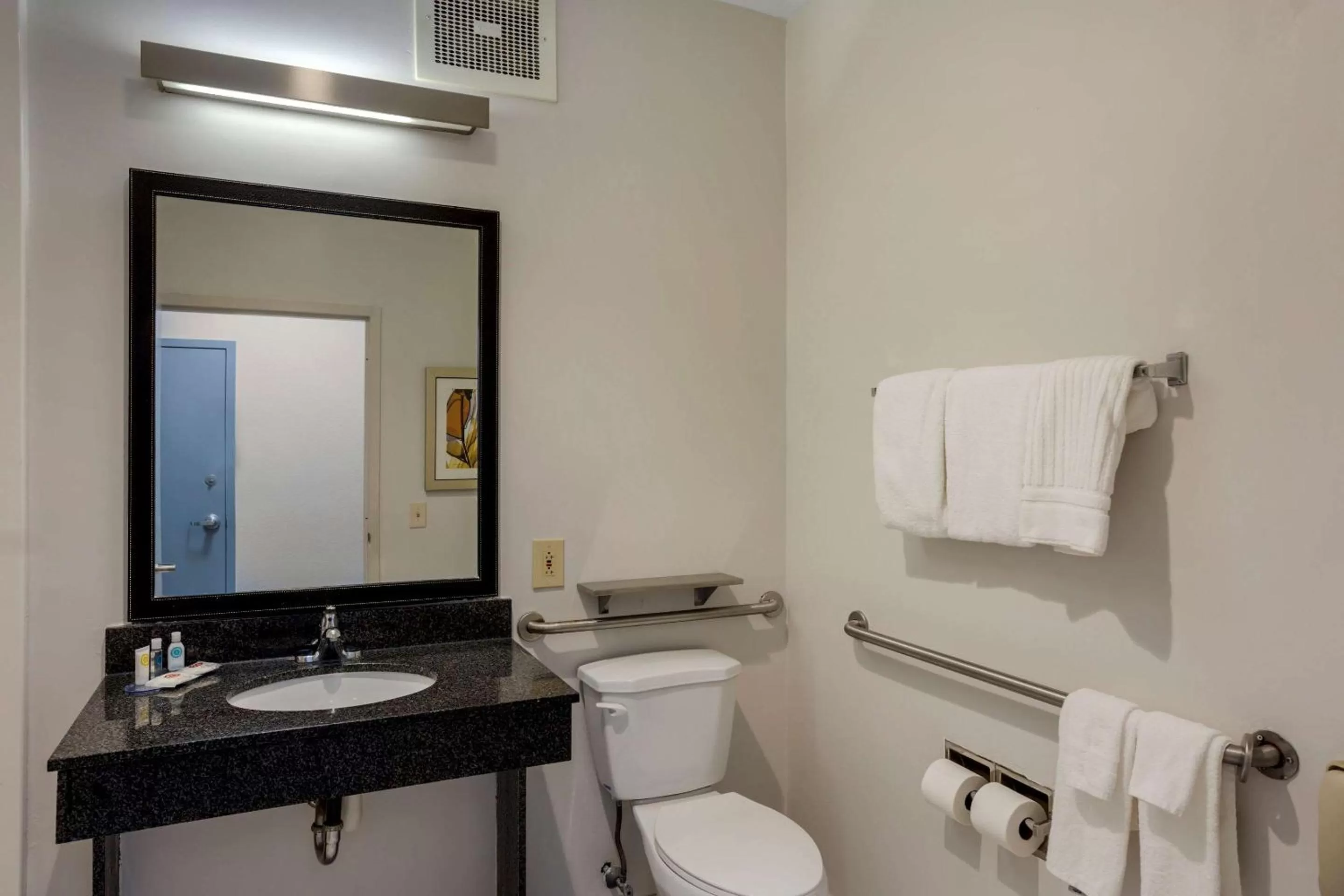 Bedroom in Comfort Inn & Suites Mt Laurel-Philadelphia
