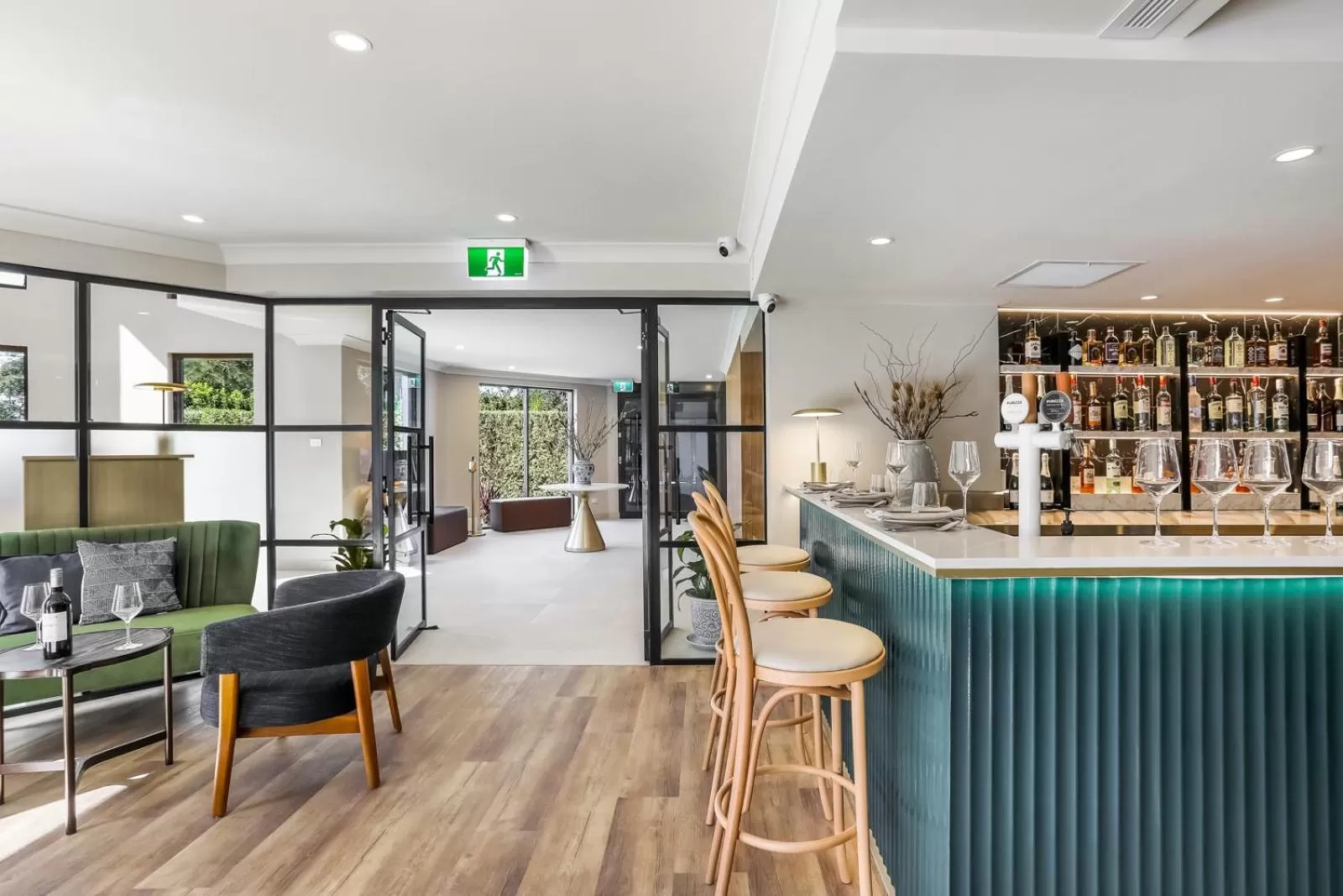 Lounge or bar in Killara Hotel & Suites