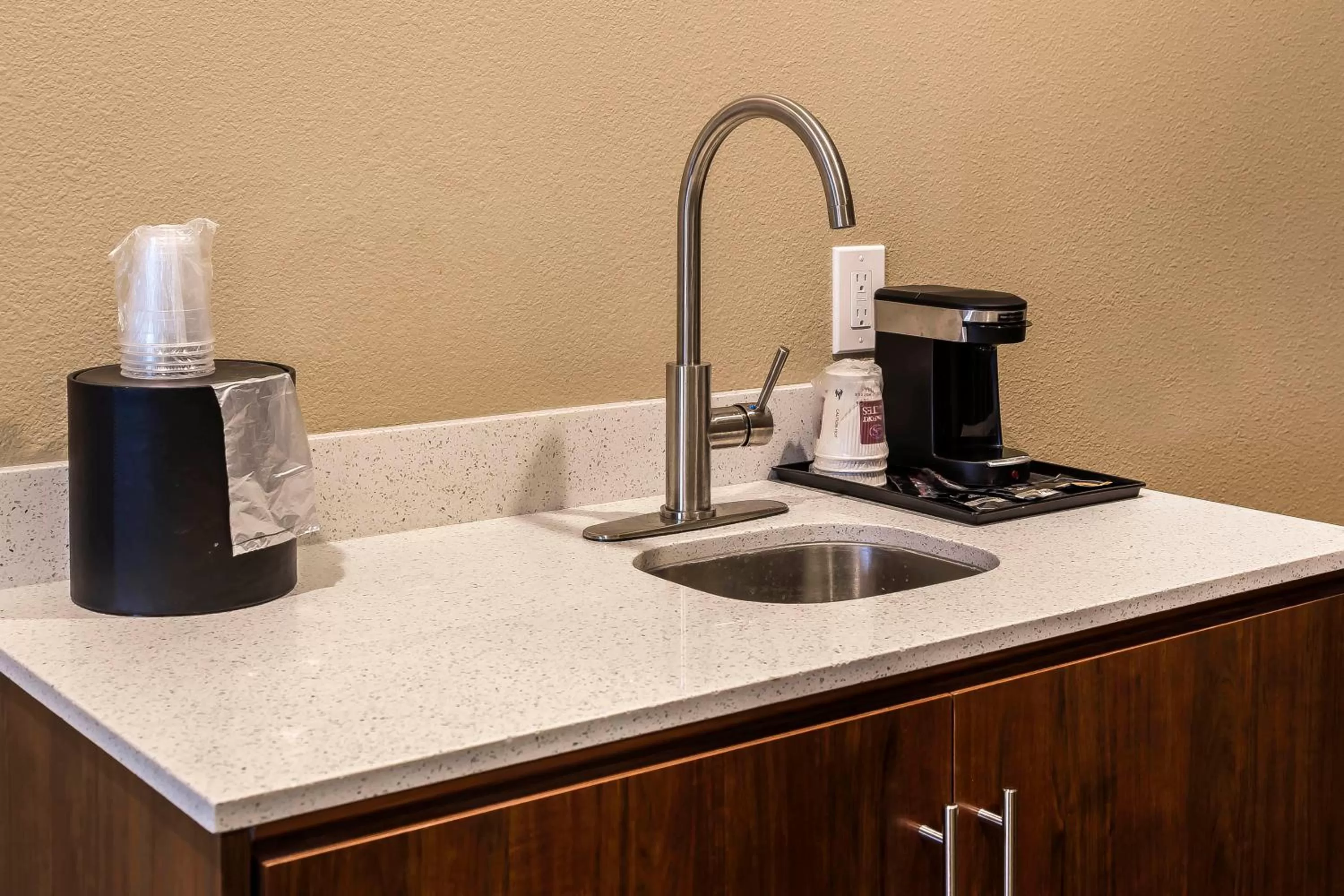 Coffee/tea facilities in Comfort Suites San Jose Airport