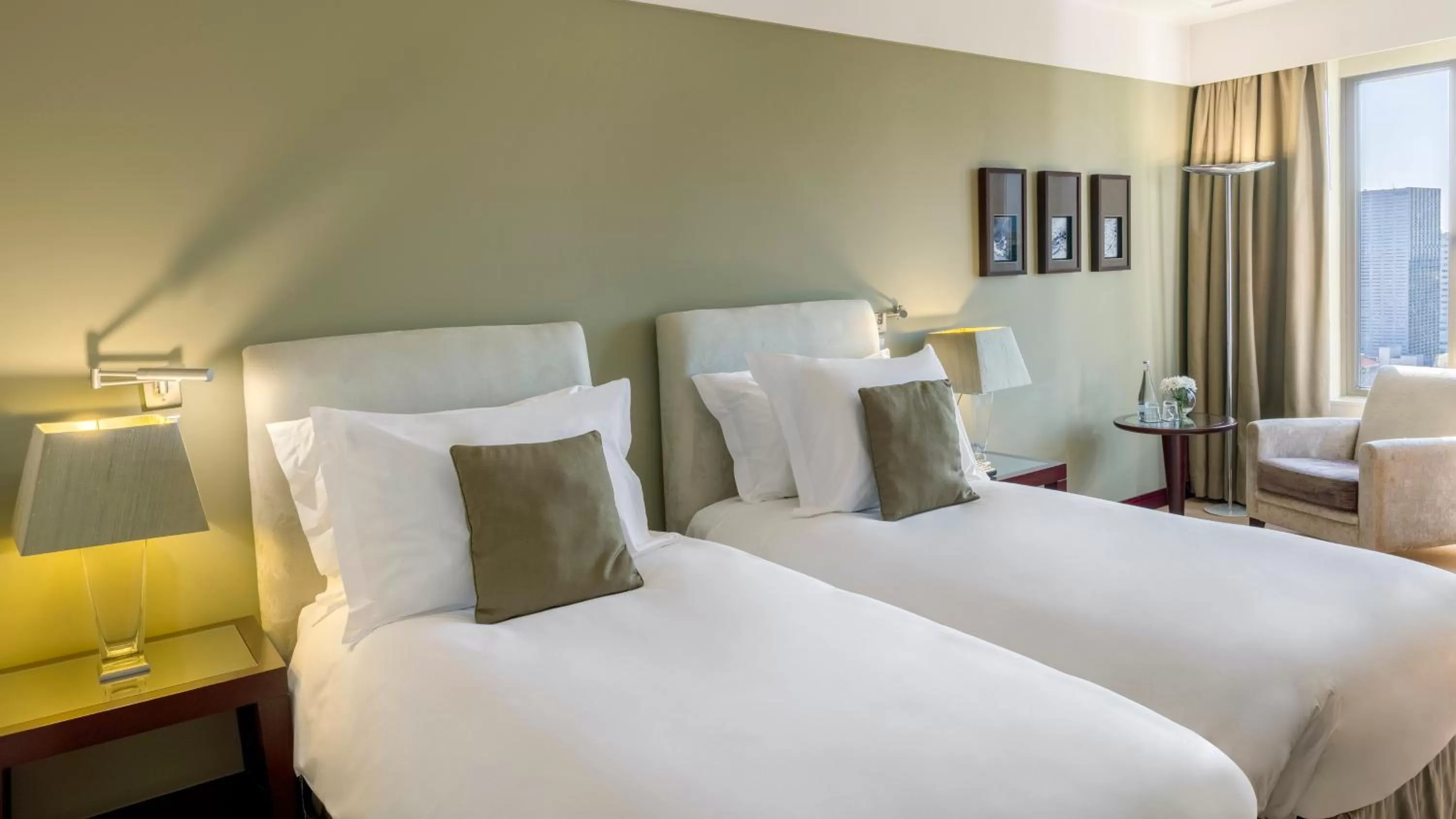 Bed in Crowne Plaza Porto by IHG