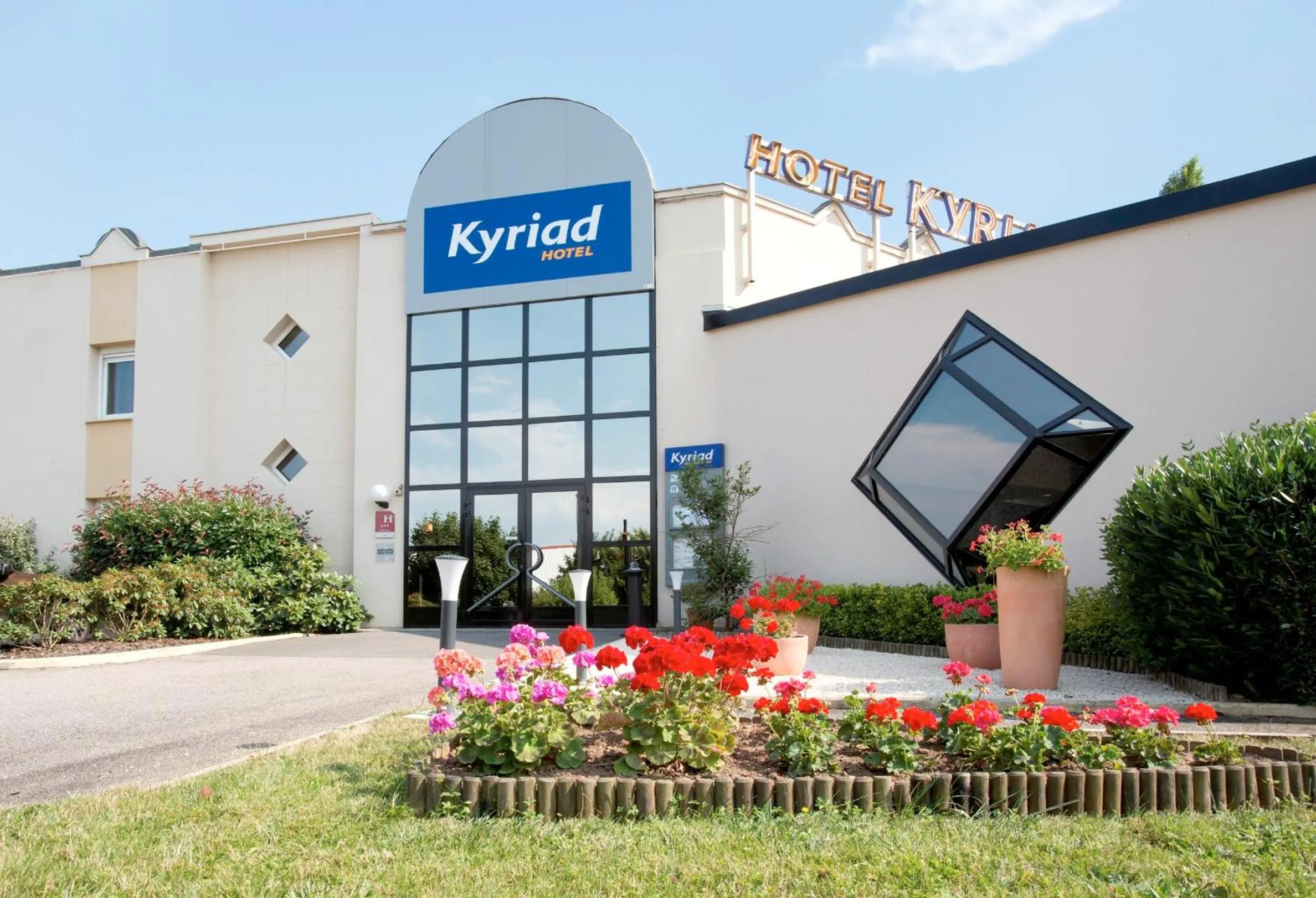 Property building in Kyriad Limoges Sud - Feytiat