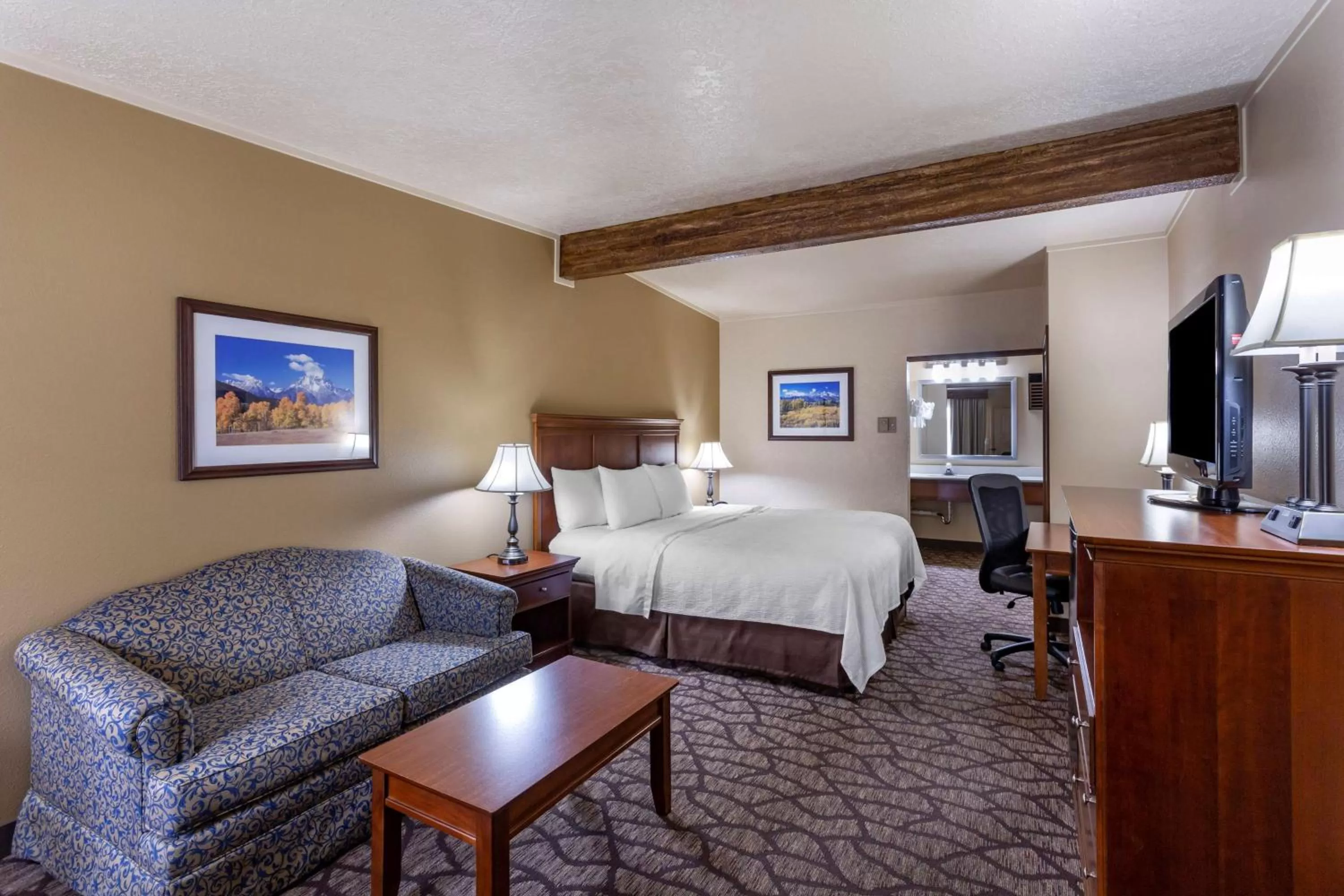 Photo of the whole room, Bed in Best Western Dunmar Inn