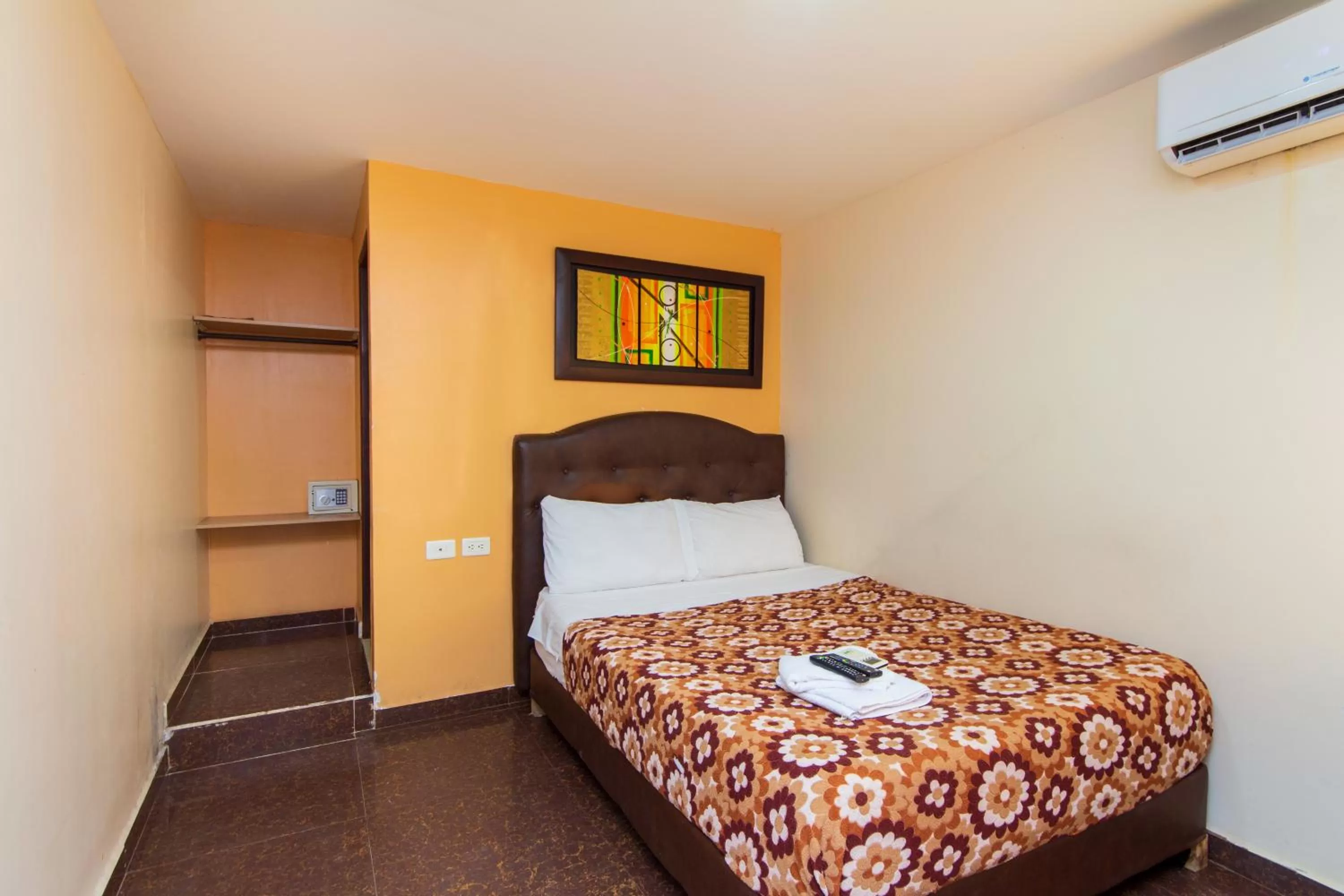 Photo of the whole room, Bed in Hotel Boquilla Suites By GEH Suites