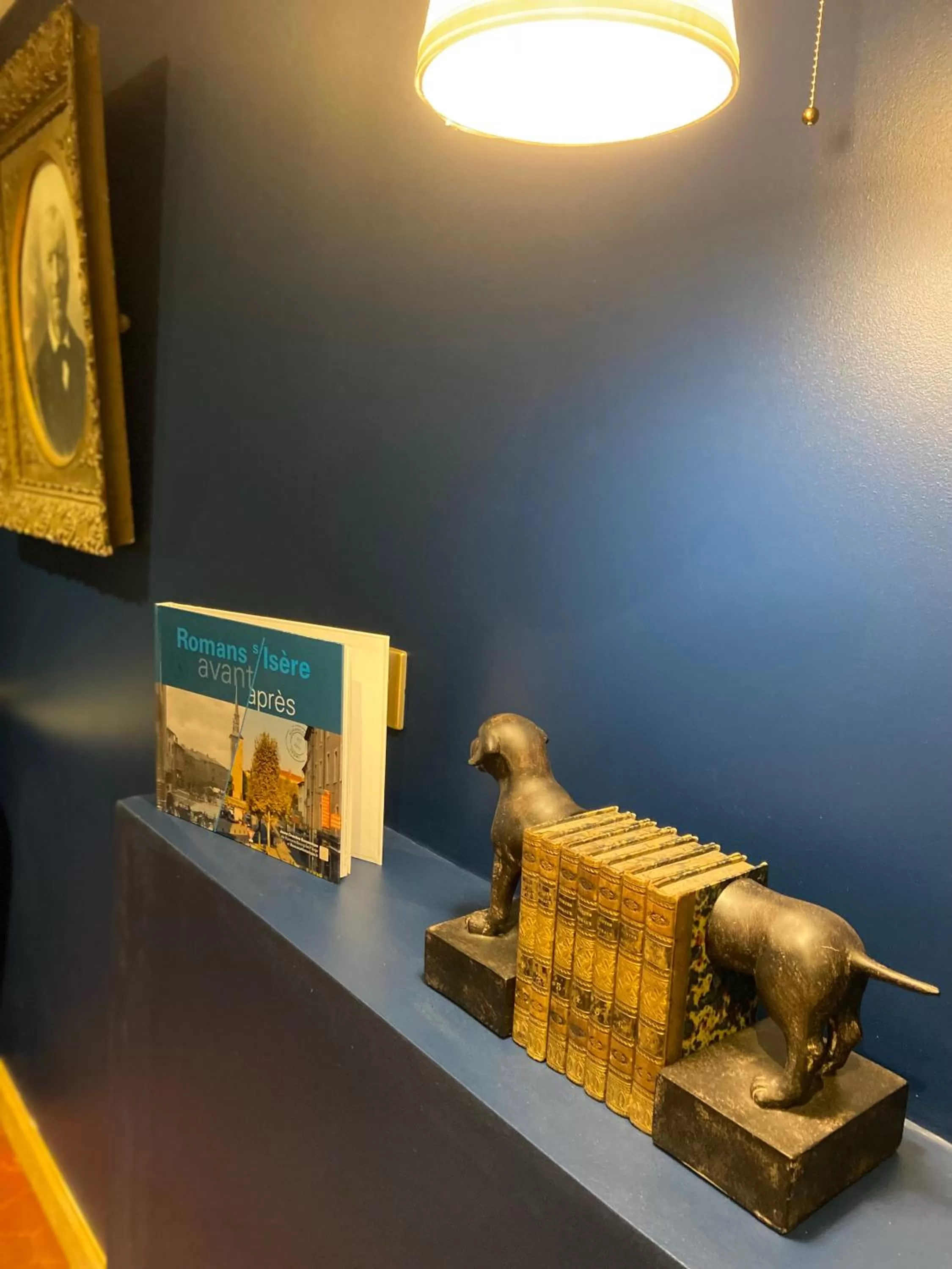 Decorative detail in LA TOUR YVELINE