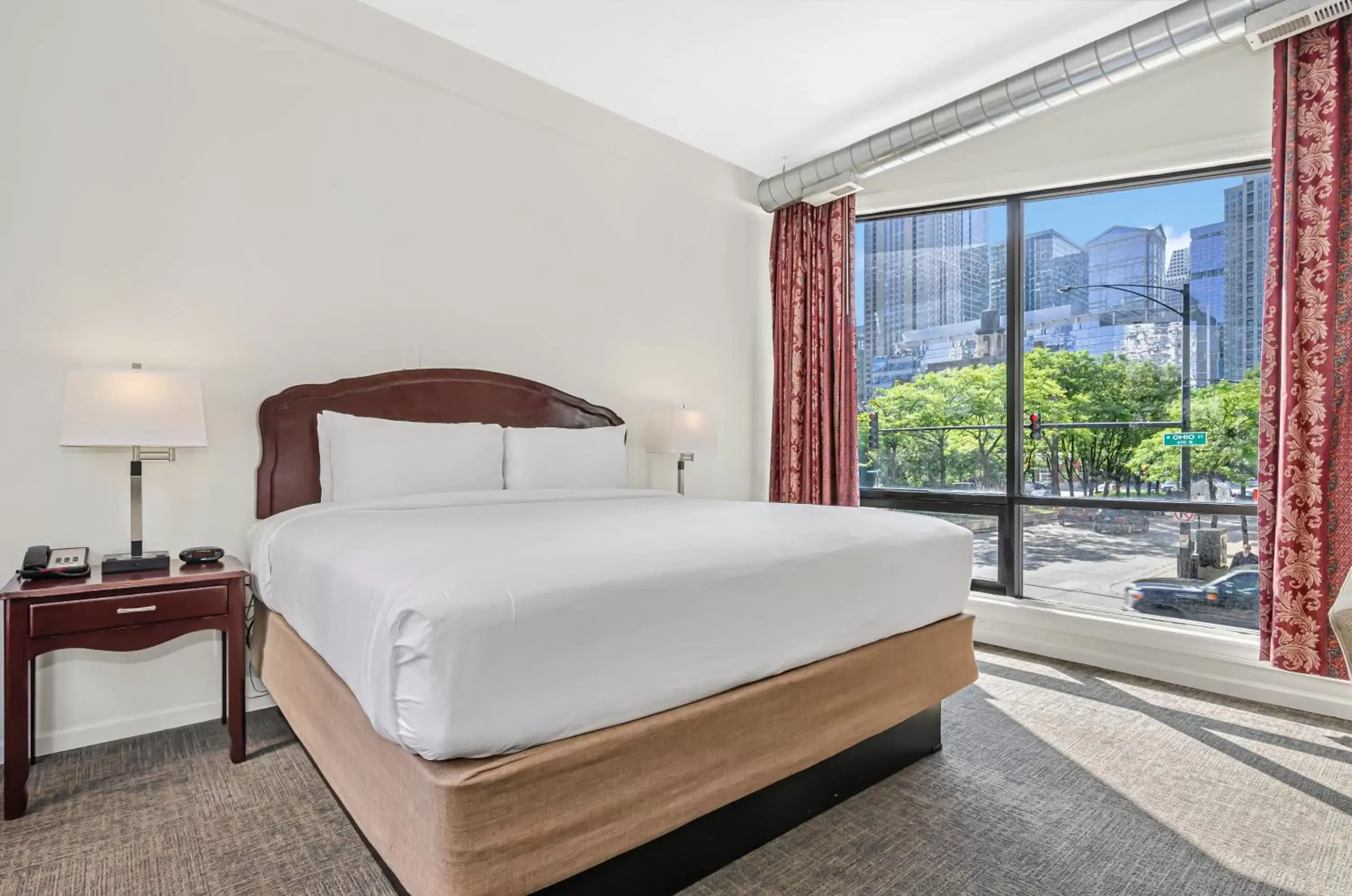 King Suite with Sofa Bed - Non-Smoking in Ohio House Motel King Suite with Sofa Bed - Non-Smoking in Ohio House Motel