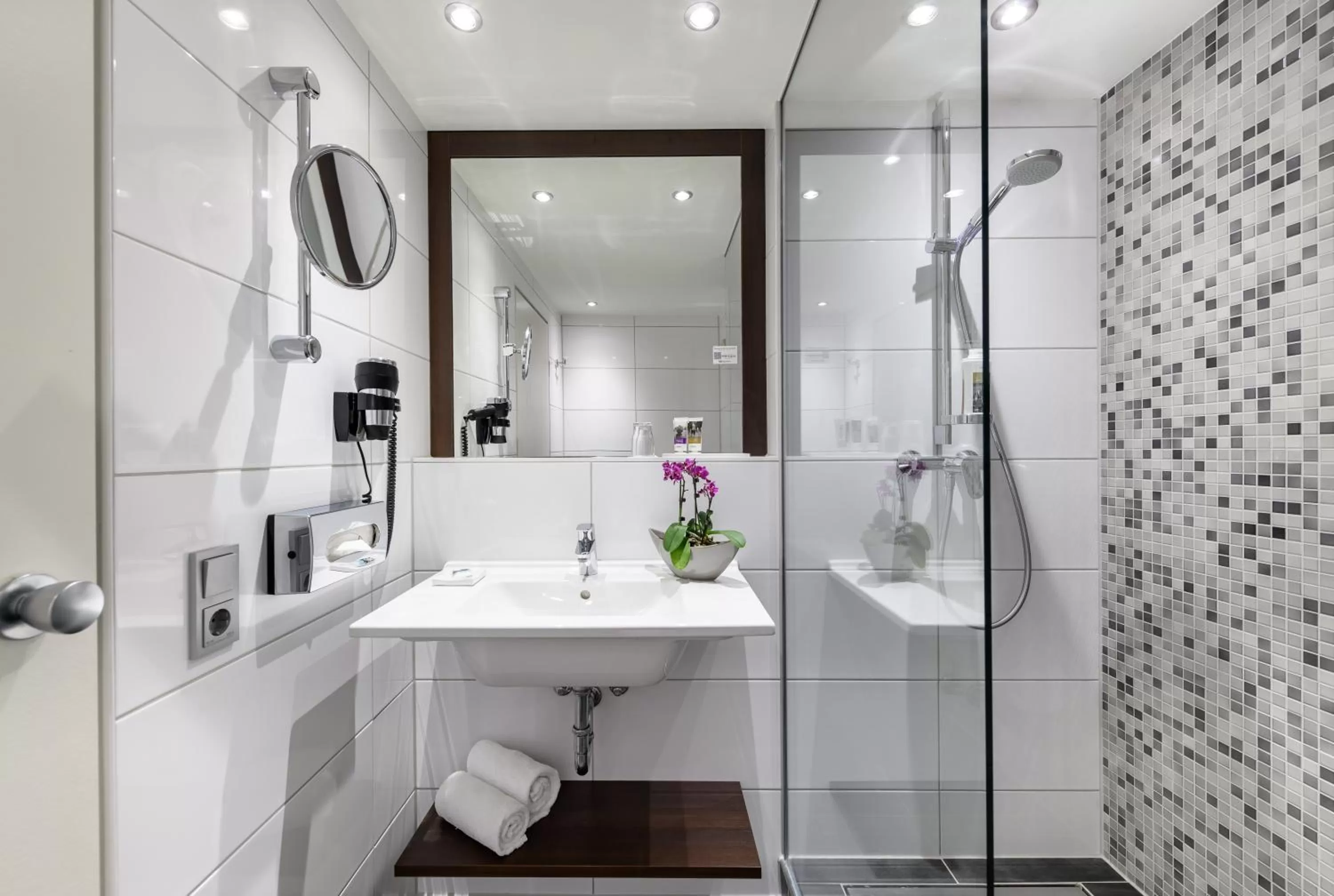 Bathroom in Mercure Hotel Duisburg City