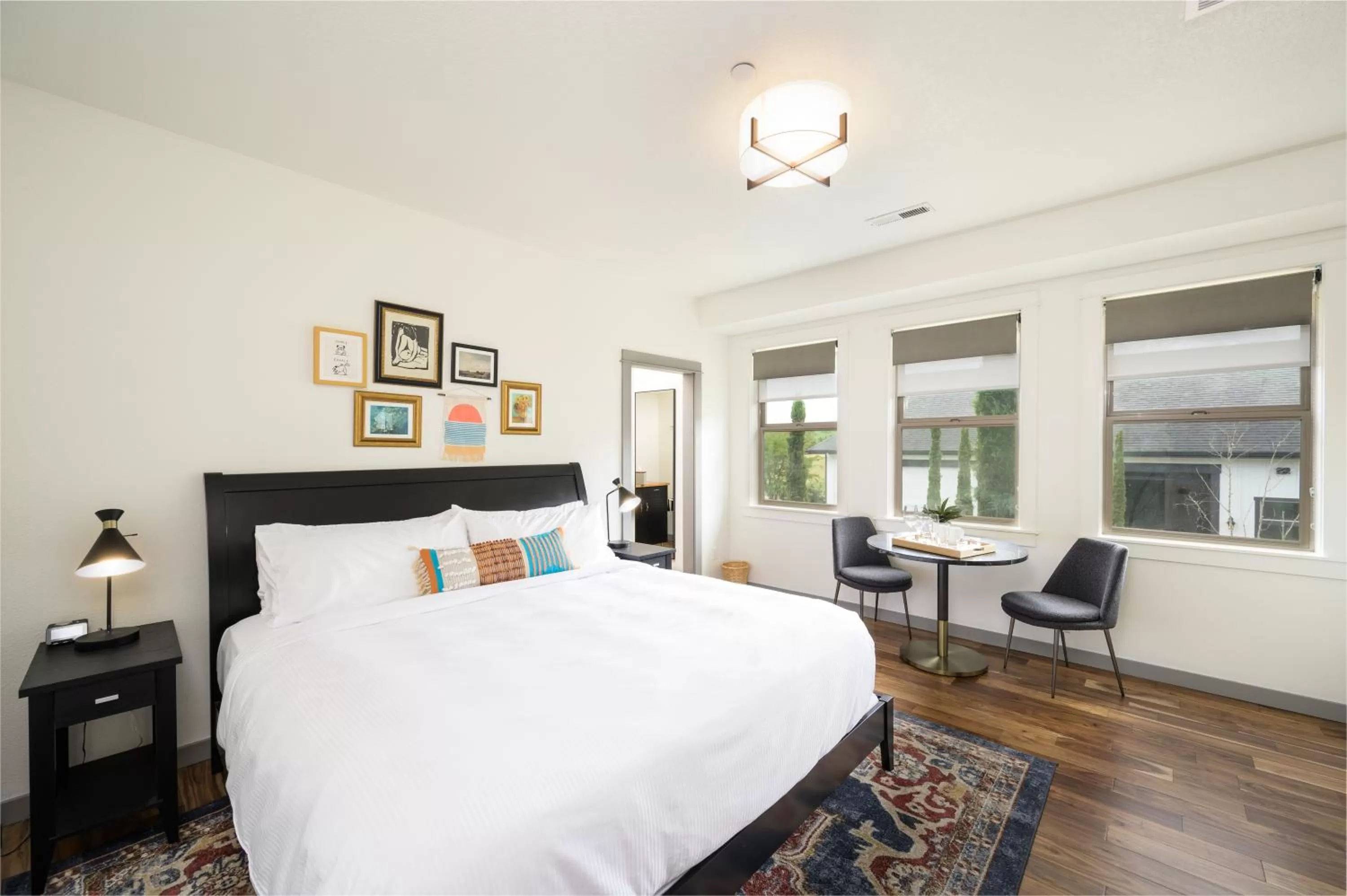 Bedroom, Bed in The Setting Inn Willamette Valley