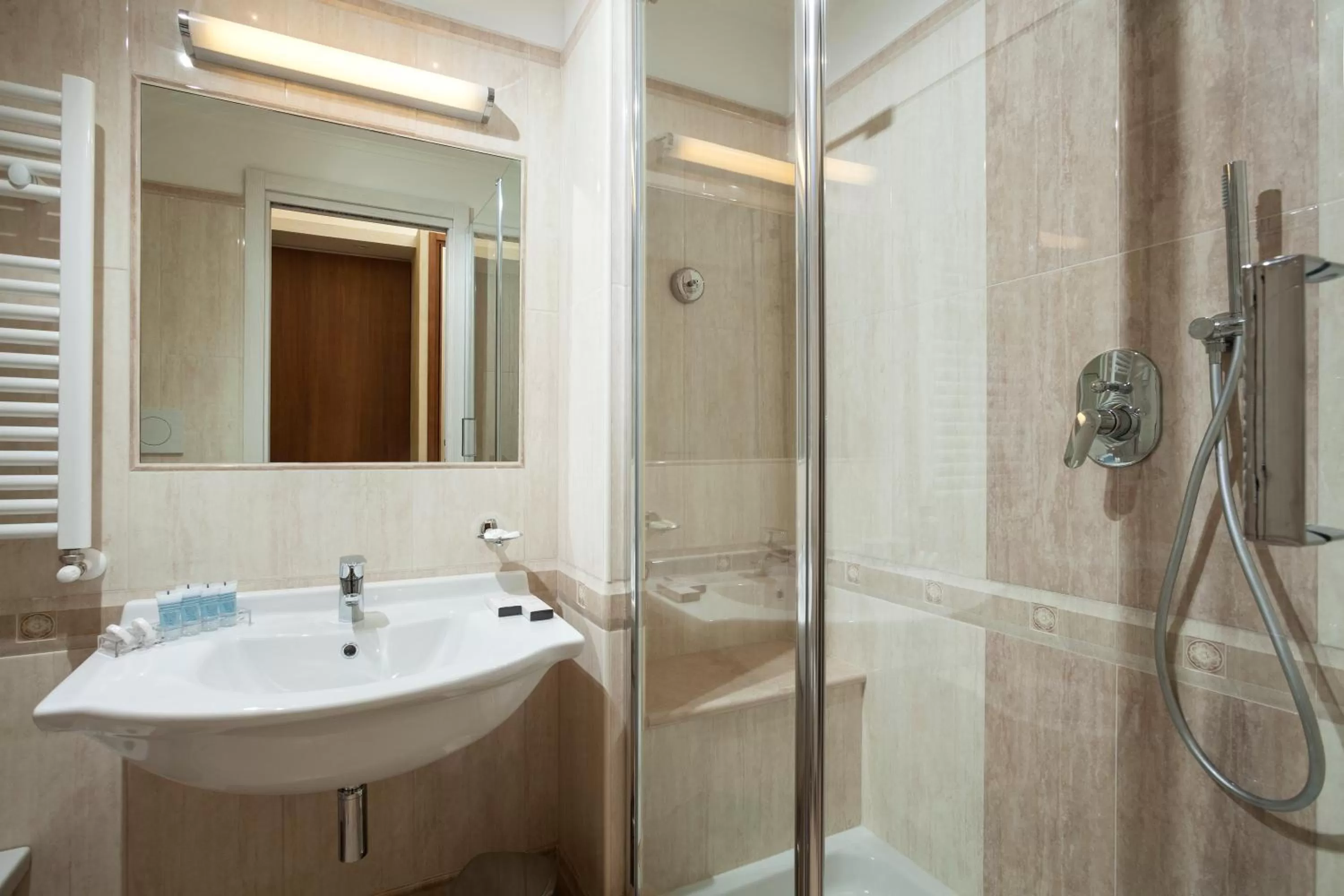 Bathroom in Hotel Kennedy