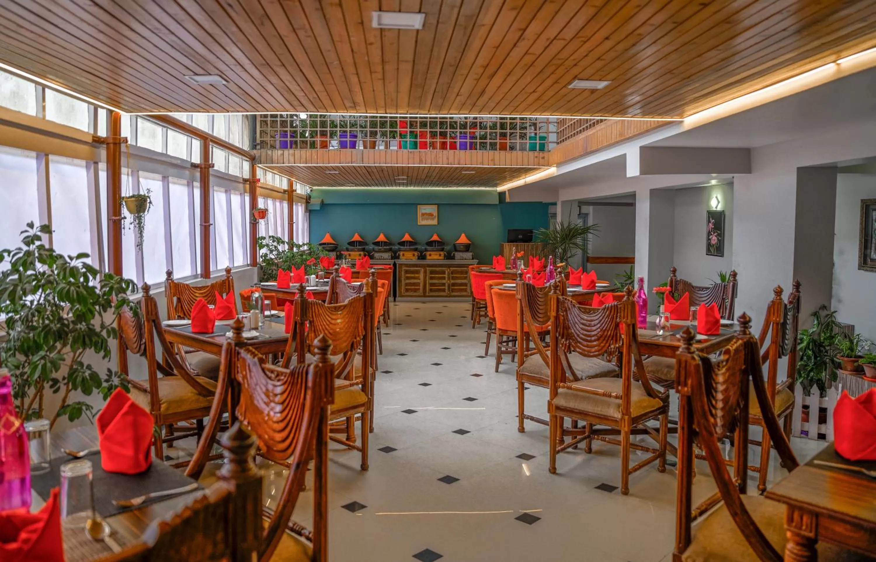 Restaurant/places to eat in Mount Conifer Suites & Spa