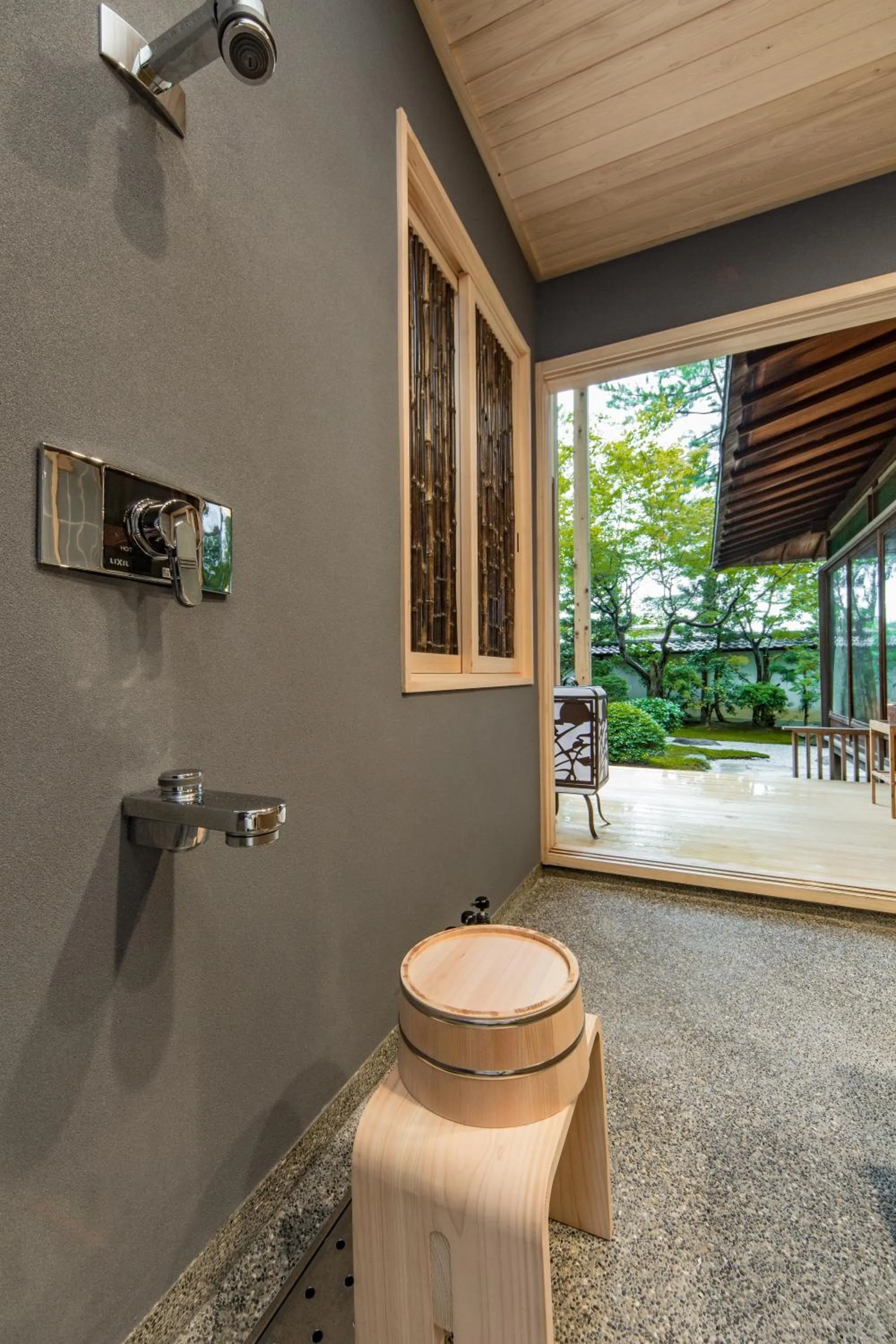 Shower in Kyoto Nanzenji Ryokan Yachiyo Established in 1915