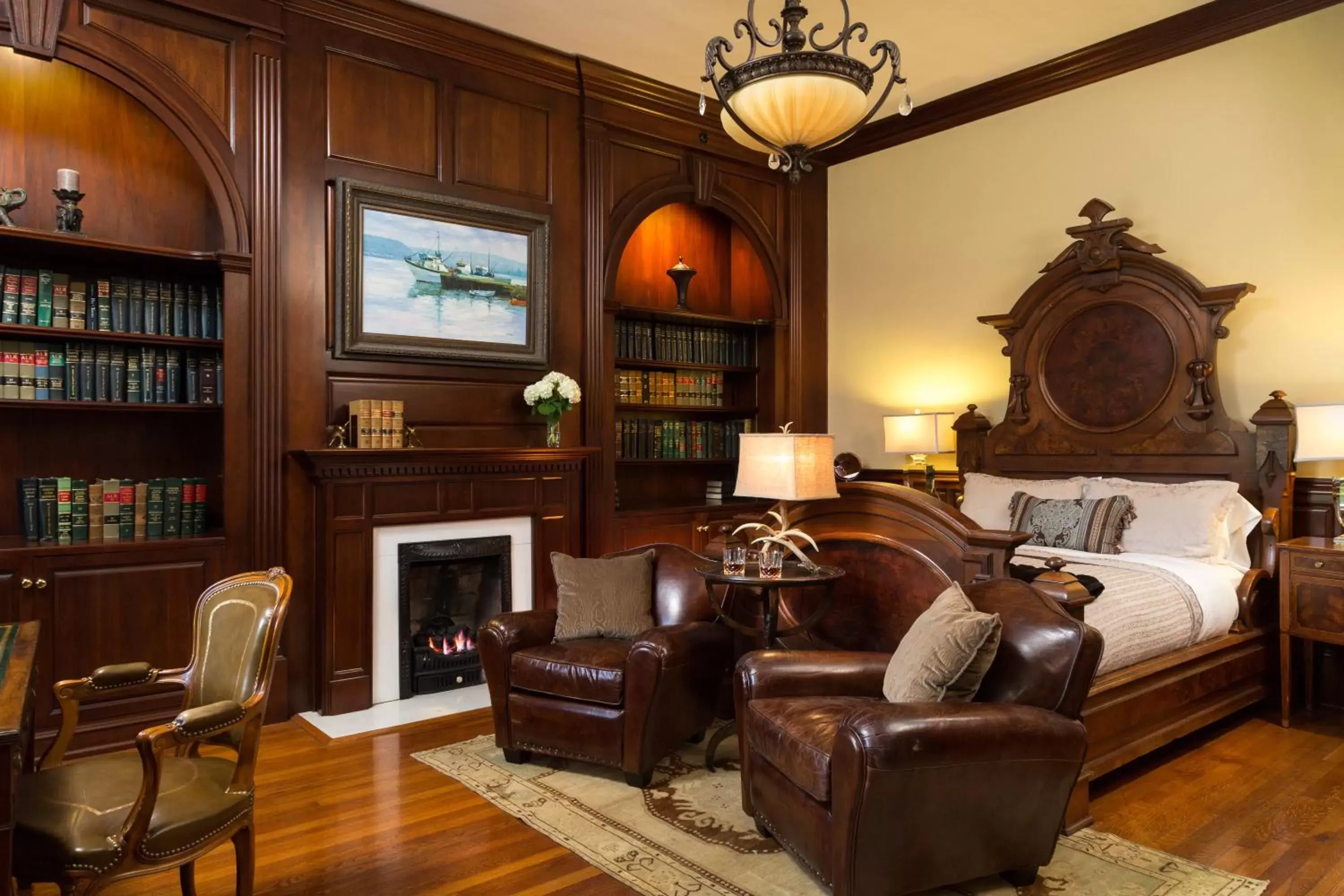 Queen Suite in The Twelve Oaks Bed & Breakfast Queen Suite in The Twelve Oaks Bed & Breakfast