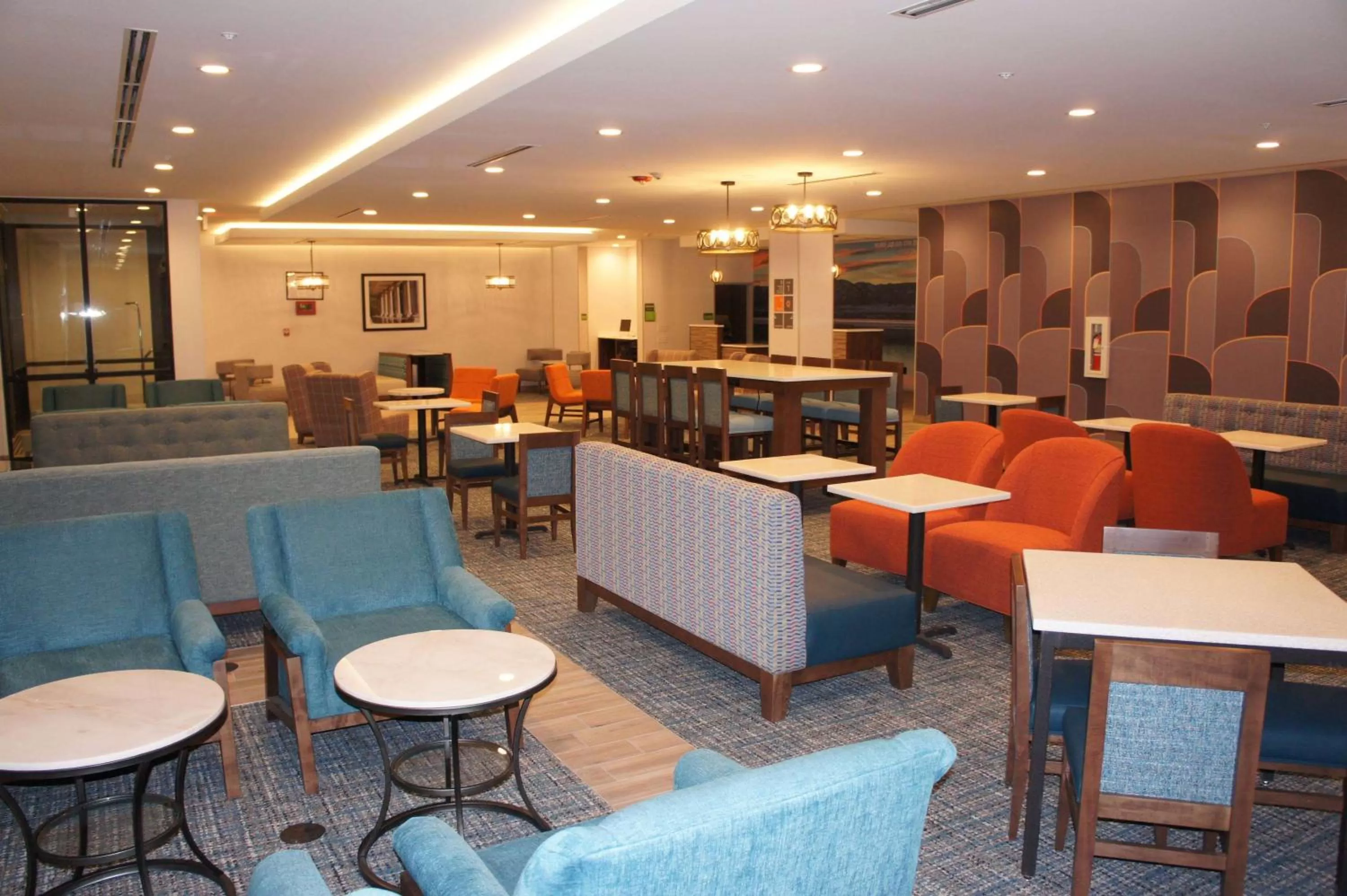 Lobby or reception in La Quinta Inn & Suites by Wyndham Littleton-Red Rocks