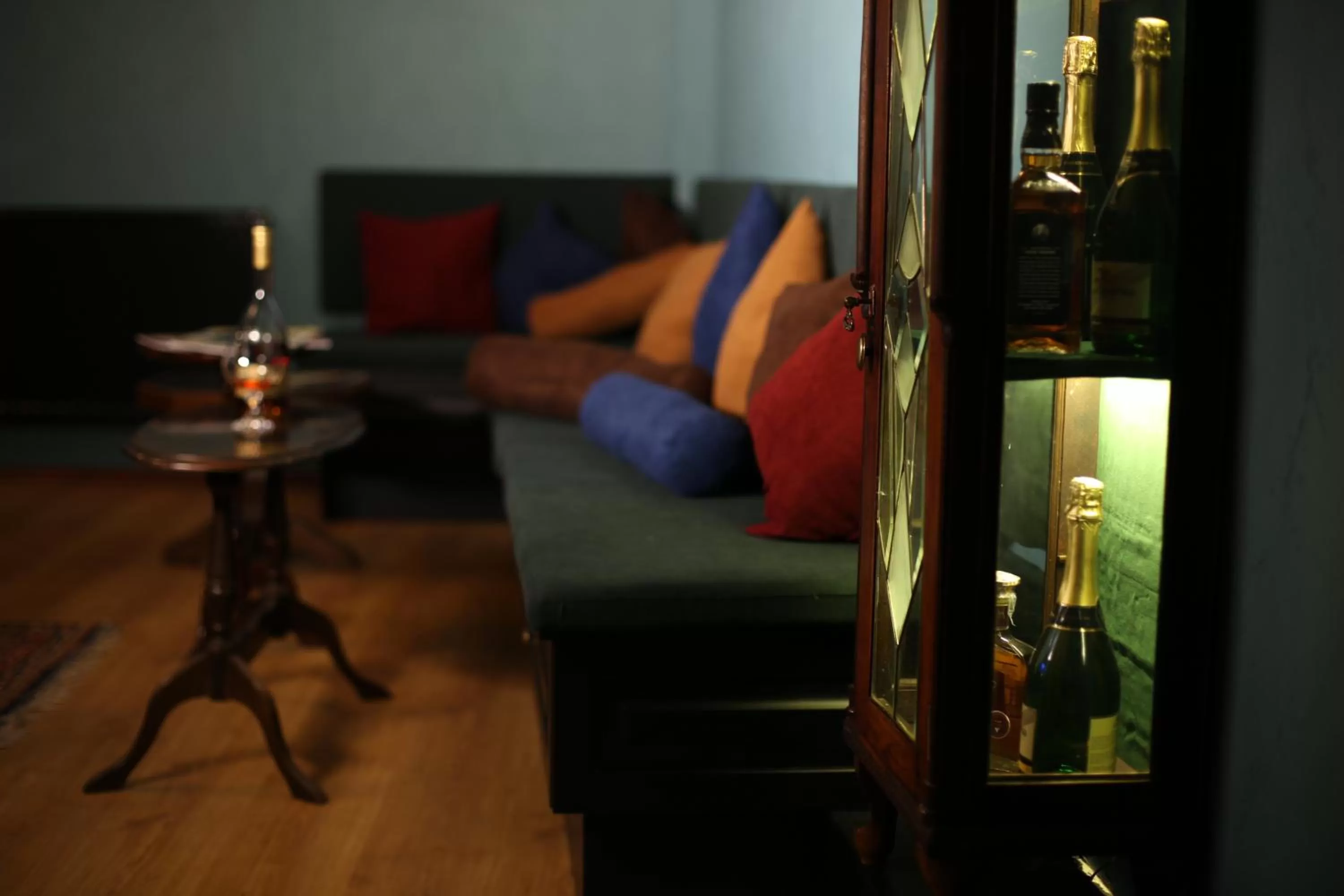 Communal lounge/ TV room in Kindli Boutique Hotel