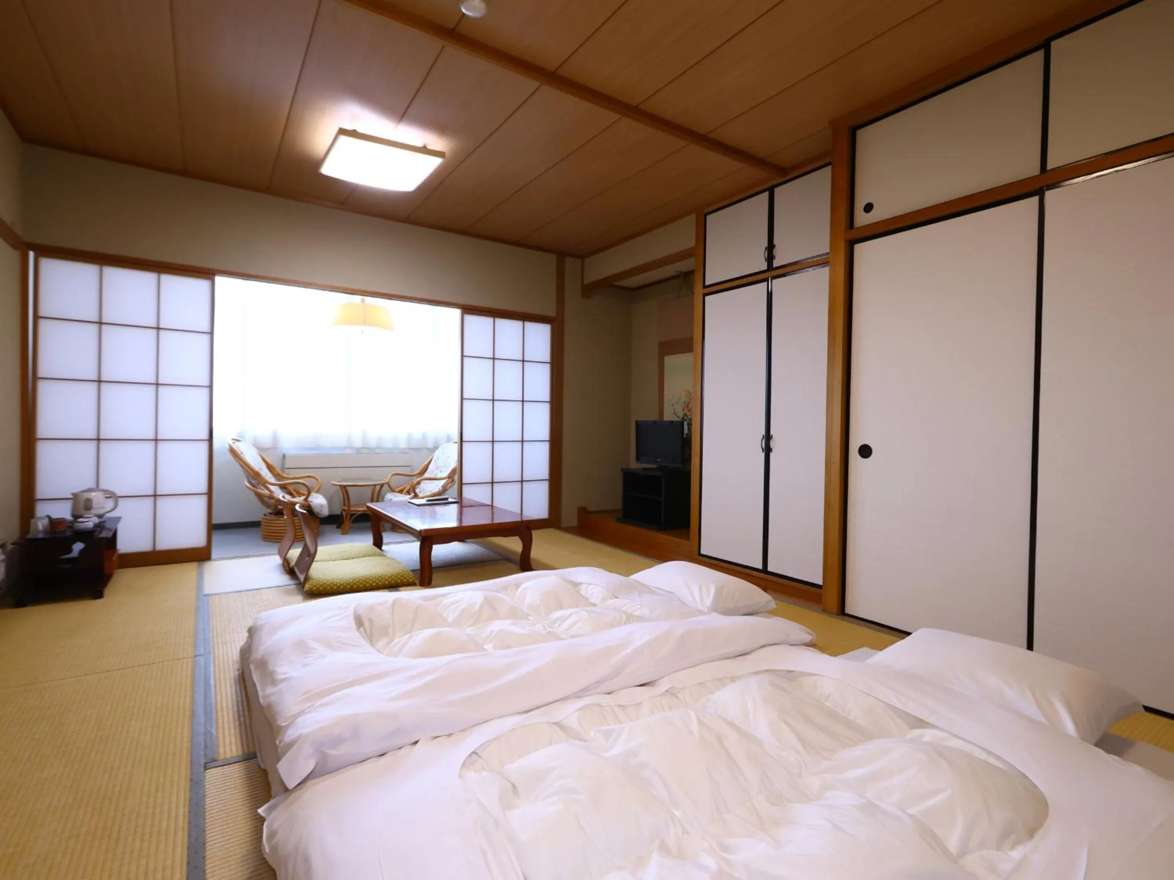 Photo of the whole room, Bed in Hotel Yudanaka