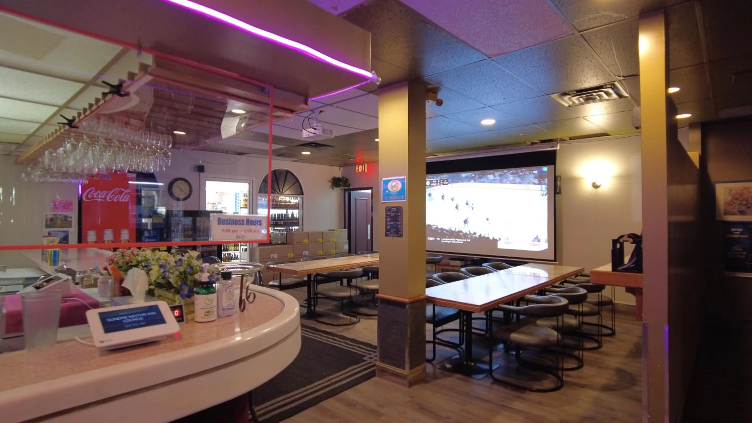 Lounge or bar in Sundre Motor Inn