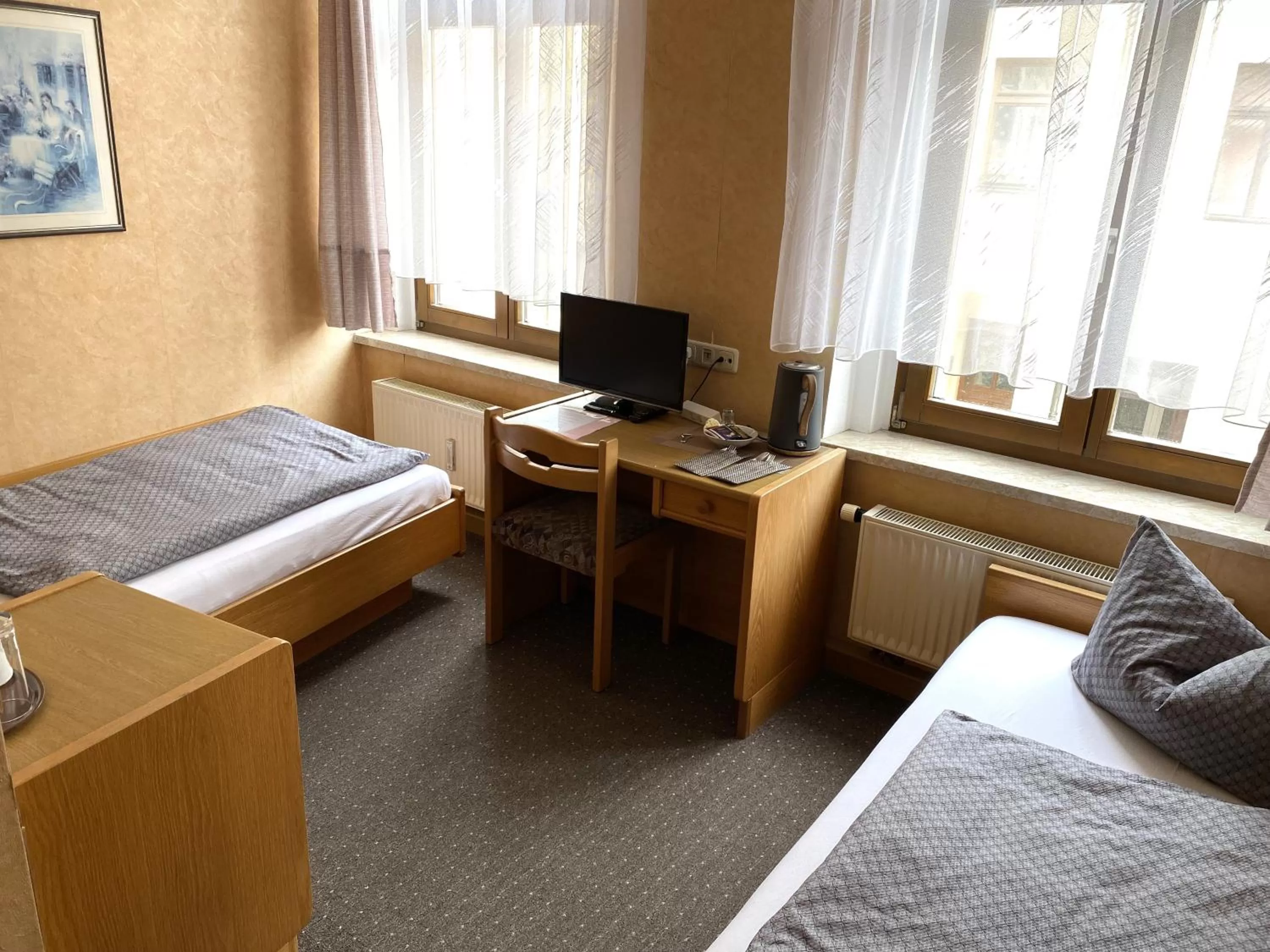 Bedroom, Bed in Hotel Hardys-Eck