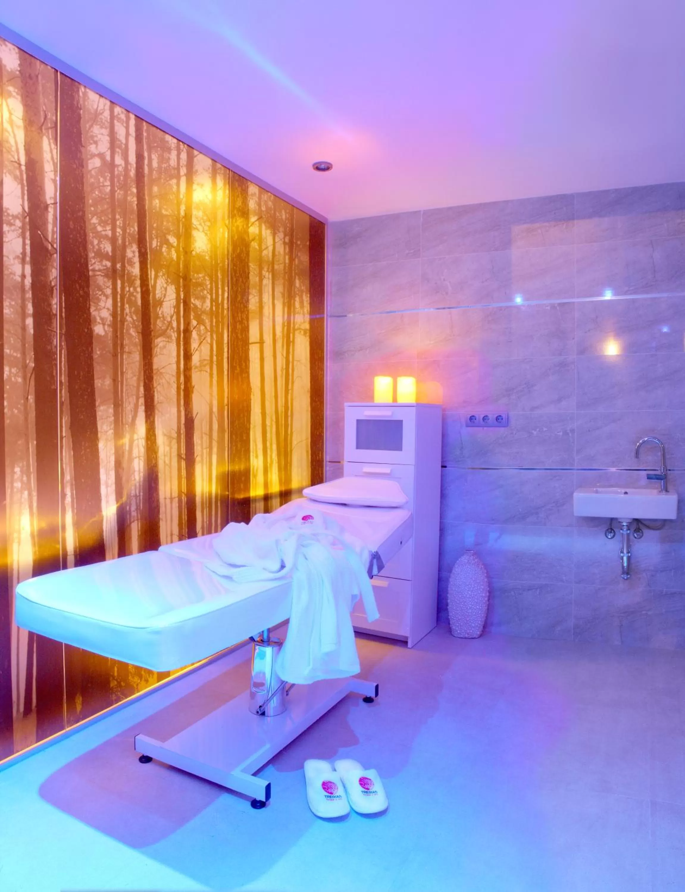 Hot Tub in Hotel Las Treixas