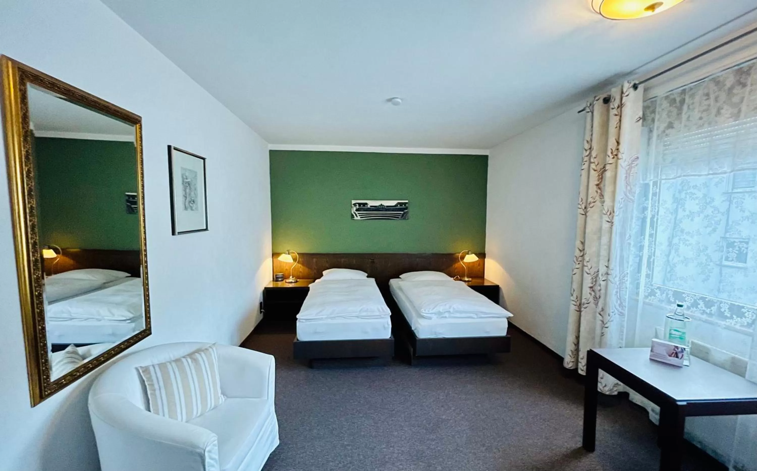 Bed in Hotel Brunnenhof