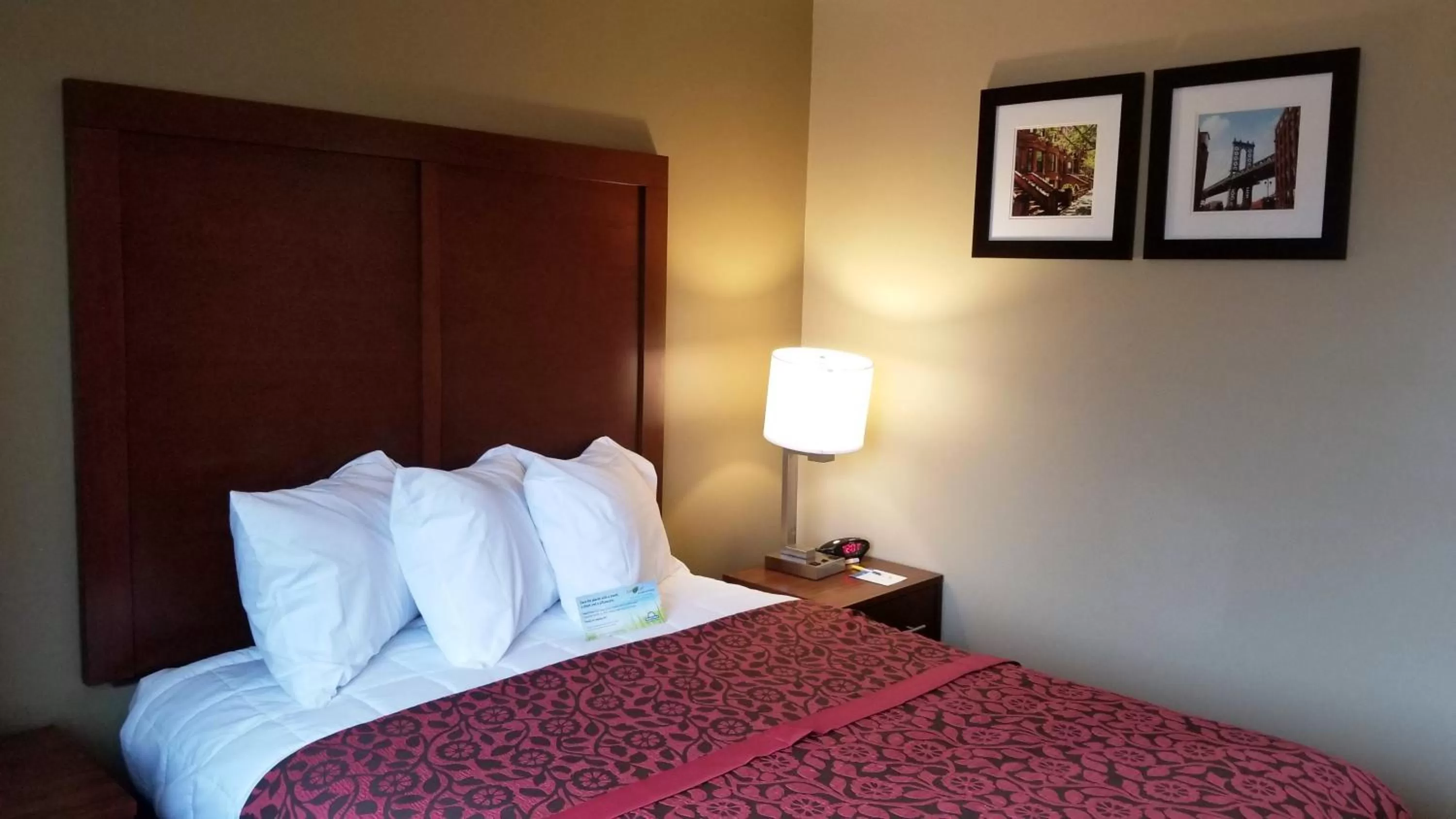 Bed in Days Inn by Wyndham Brooklyn Marine Park