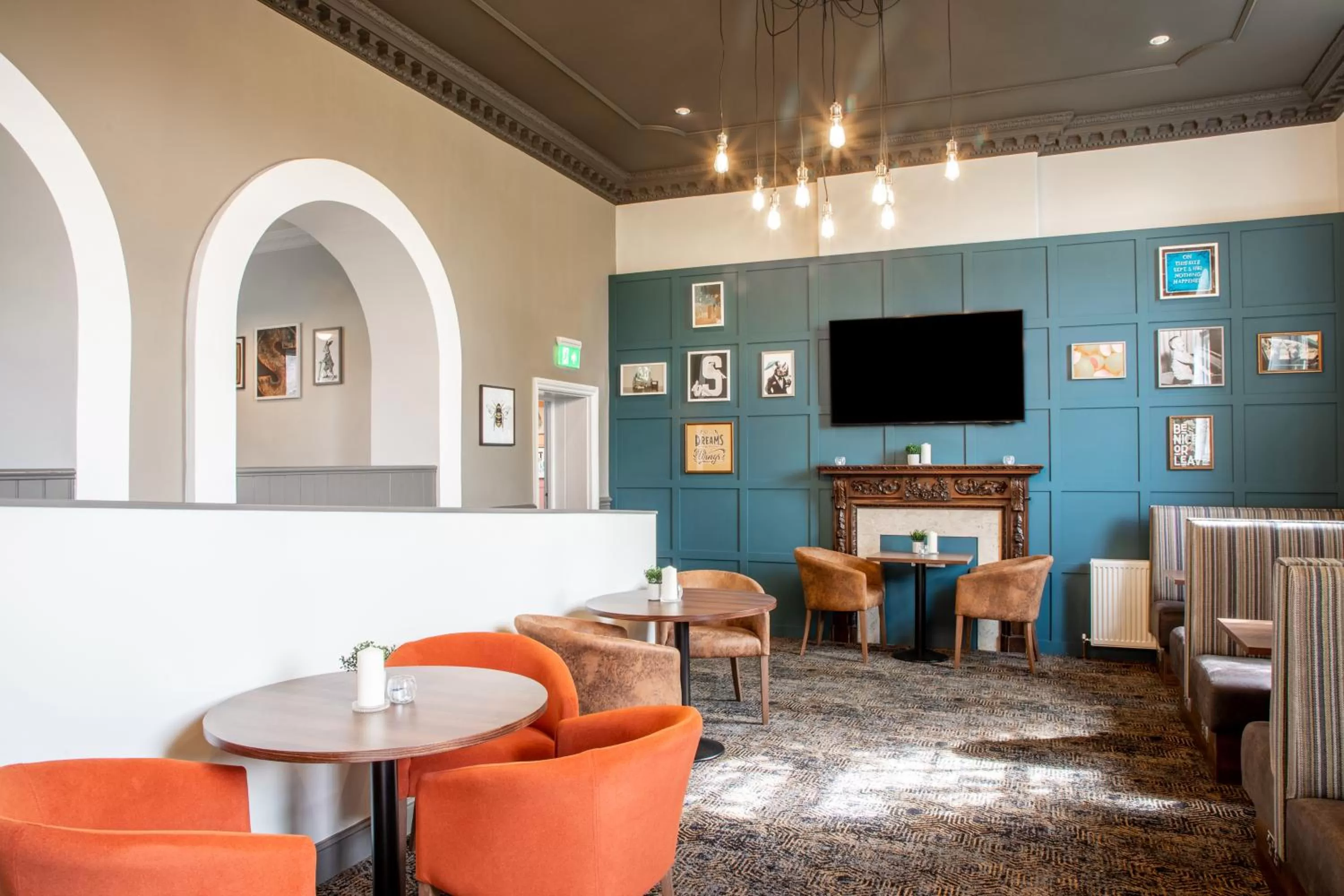 Restaurant/places to eat in Park House Hotel