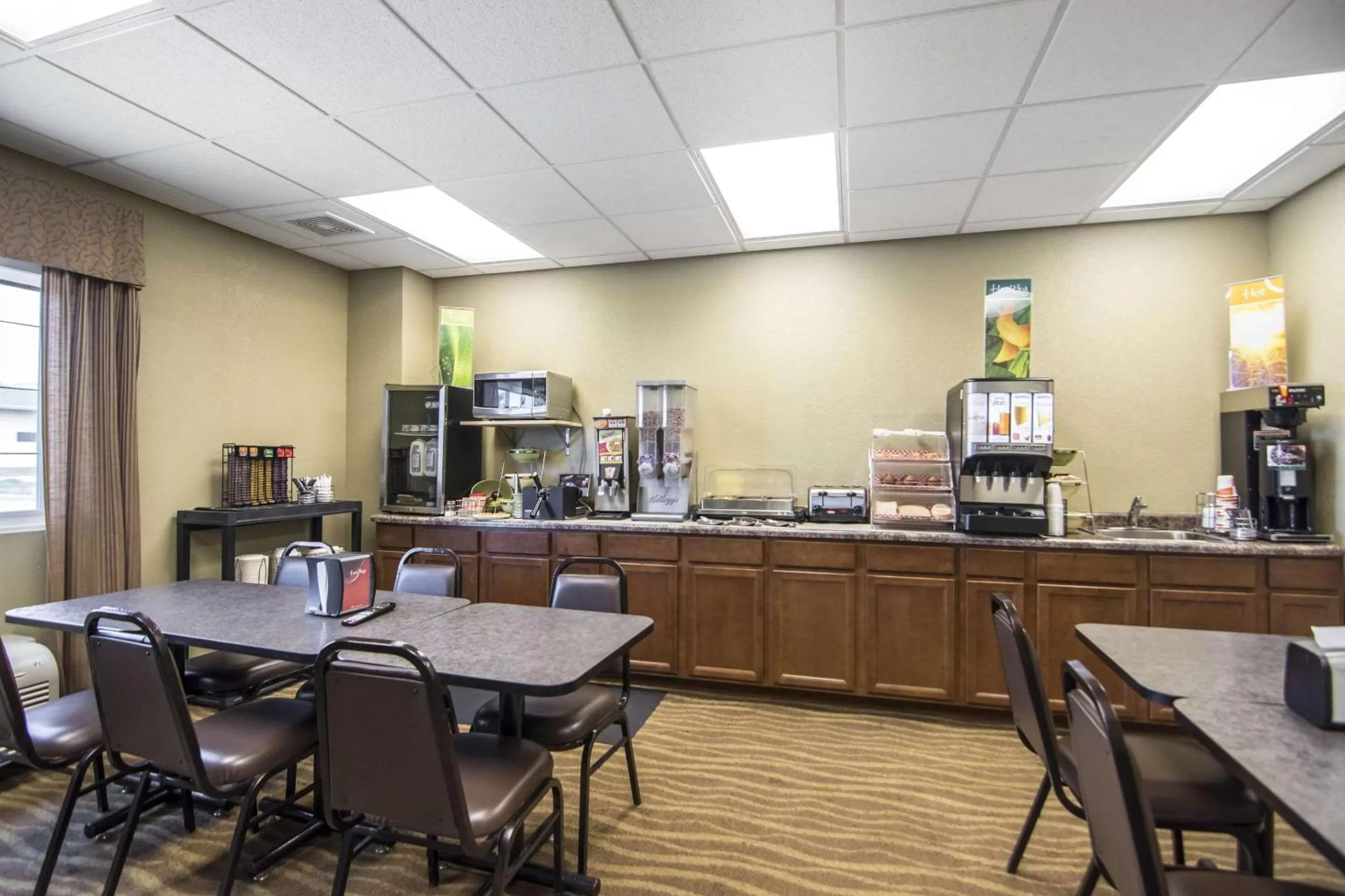 Restaurant/places to eat in Quality Inn & Suites Thompson