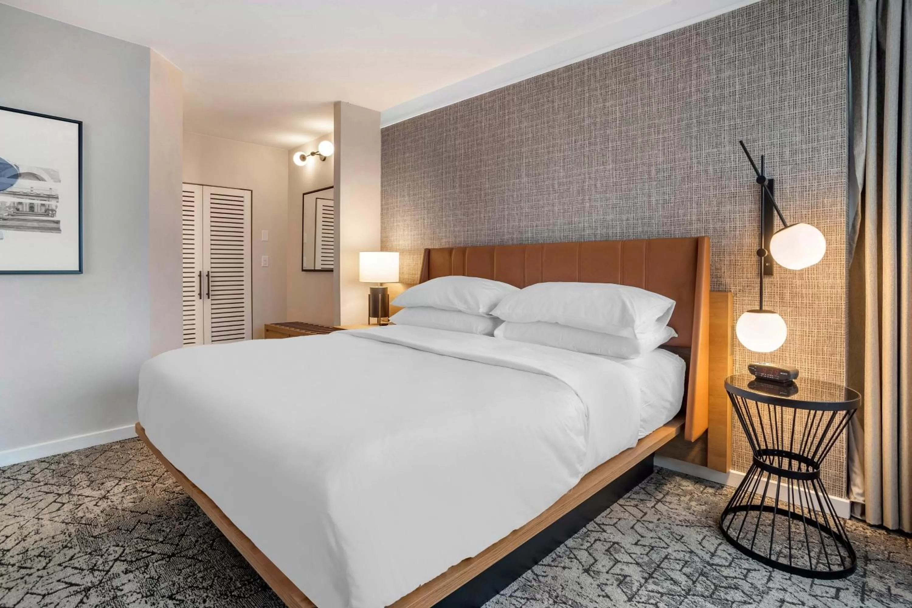 Bedroom, Bed in Sheraton Suites Wilmington Downtown