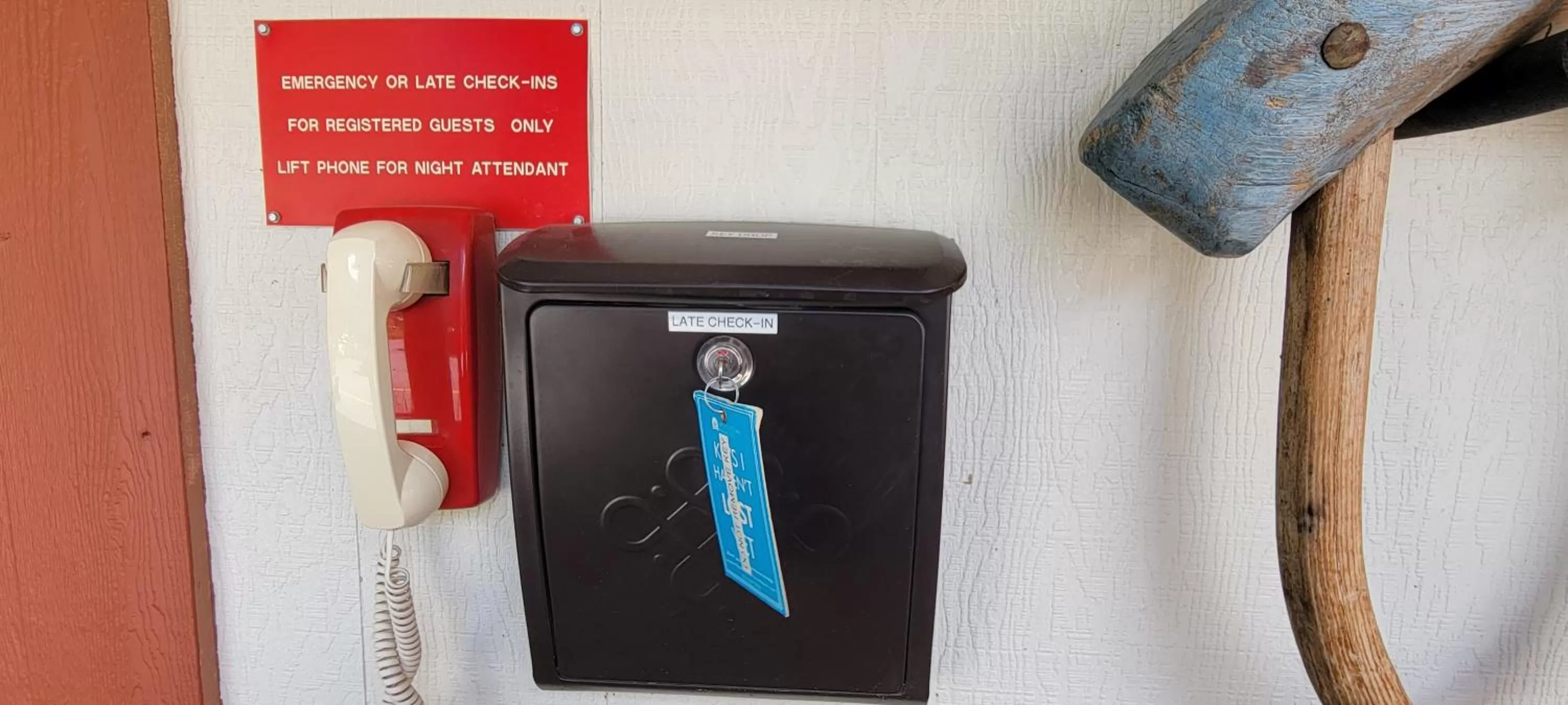 Lobby or reception in Hot Springs Inn