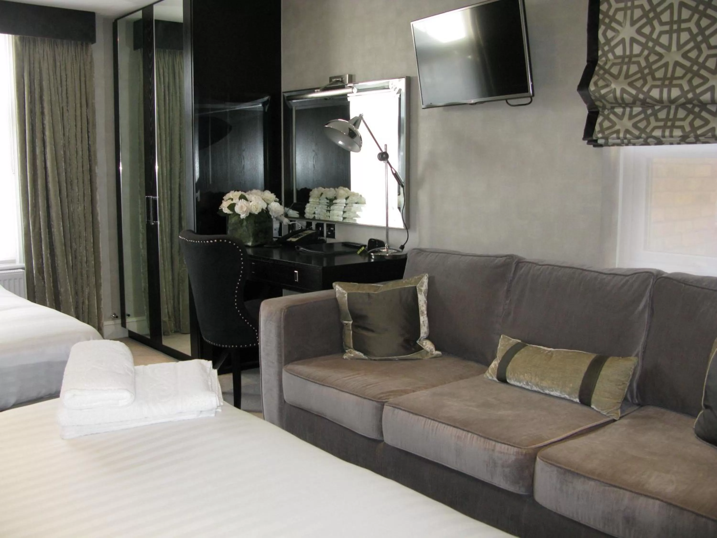 Bedroom, Bed in Best Western Chiswick Palace & Suites London